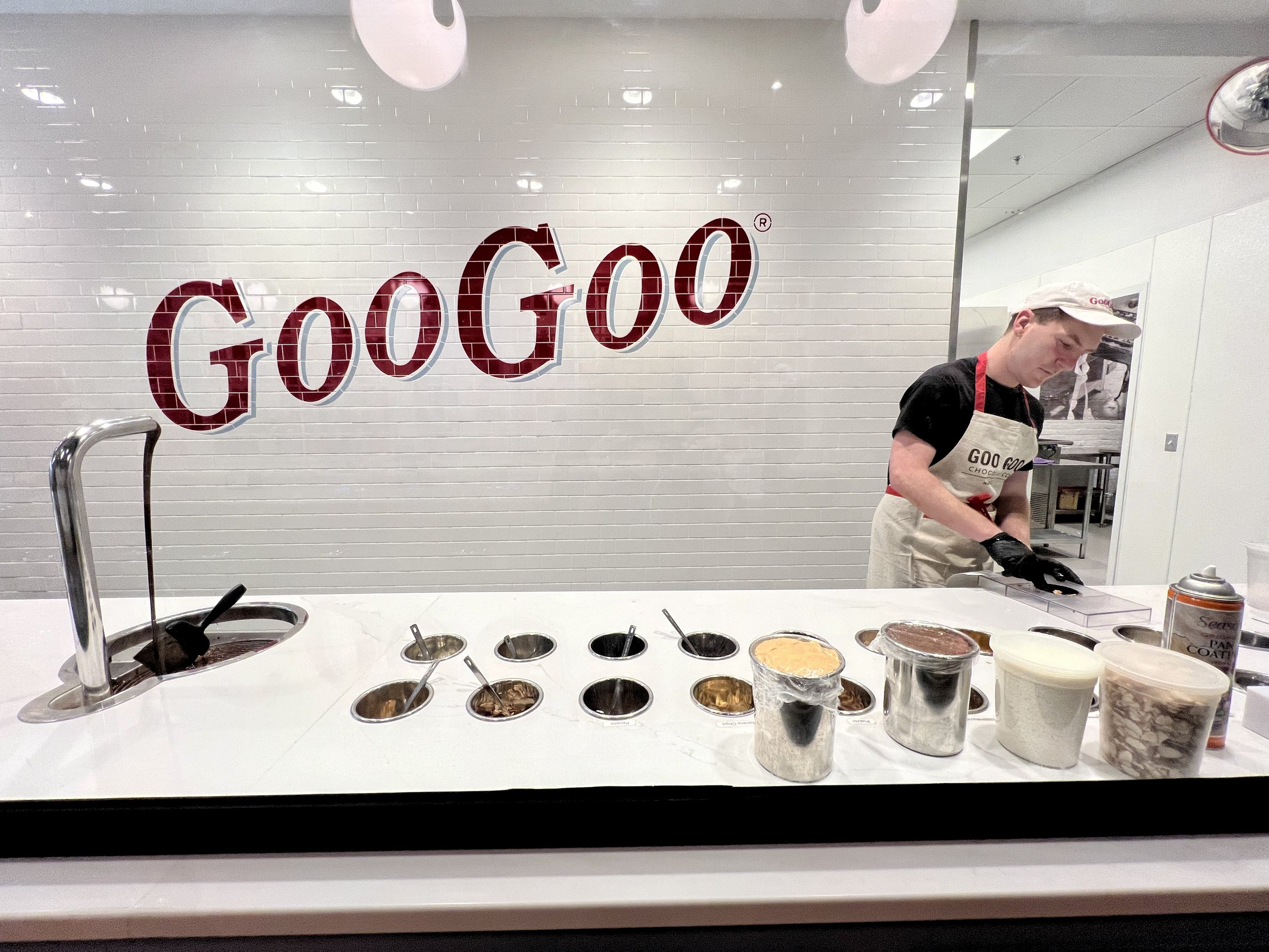 Goo Goo Chocolate Co. design your own Goo Goo Cluster CREDIT Jennifer Bain.jpg