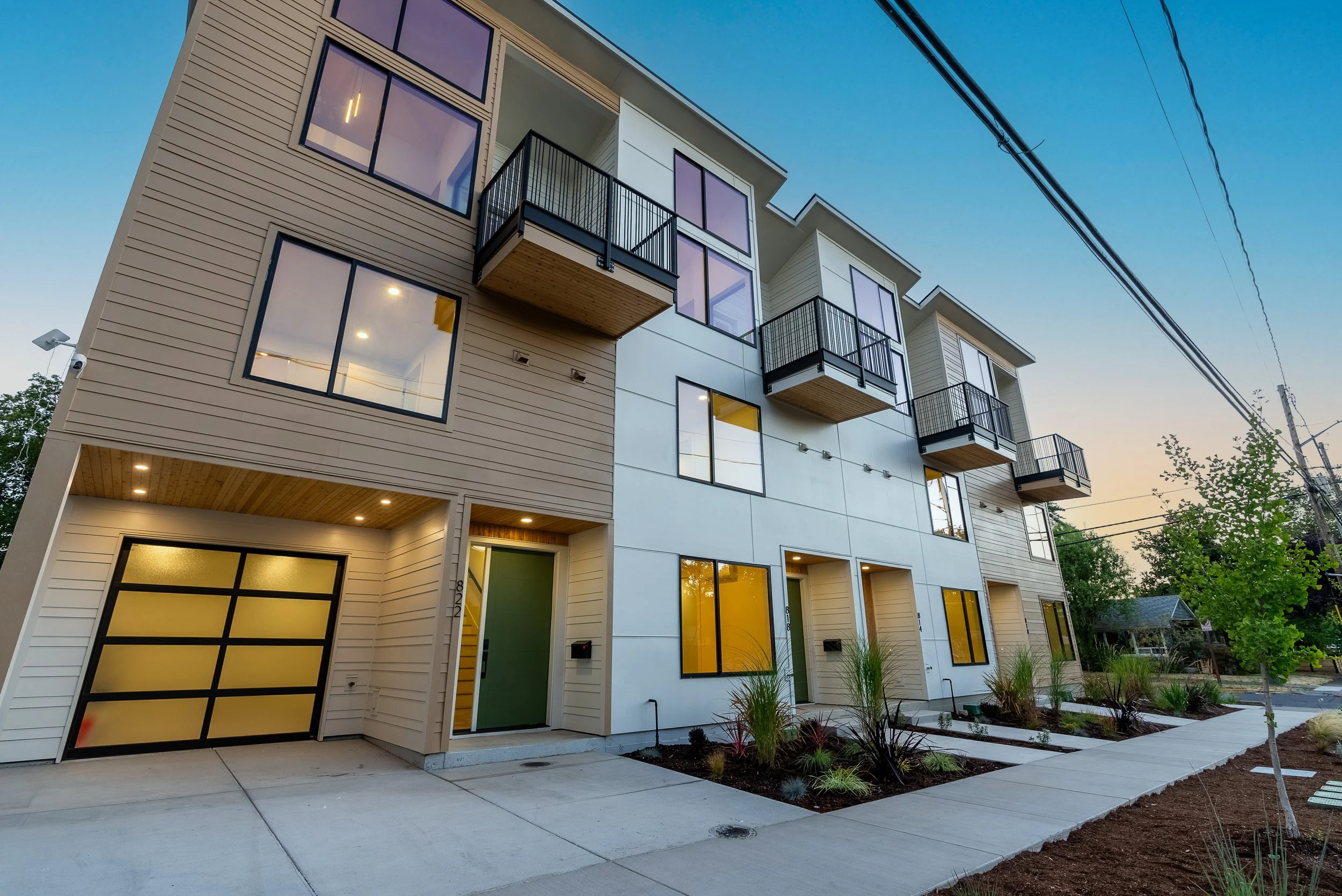 A home with custom siding by Helikson Homes.