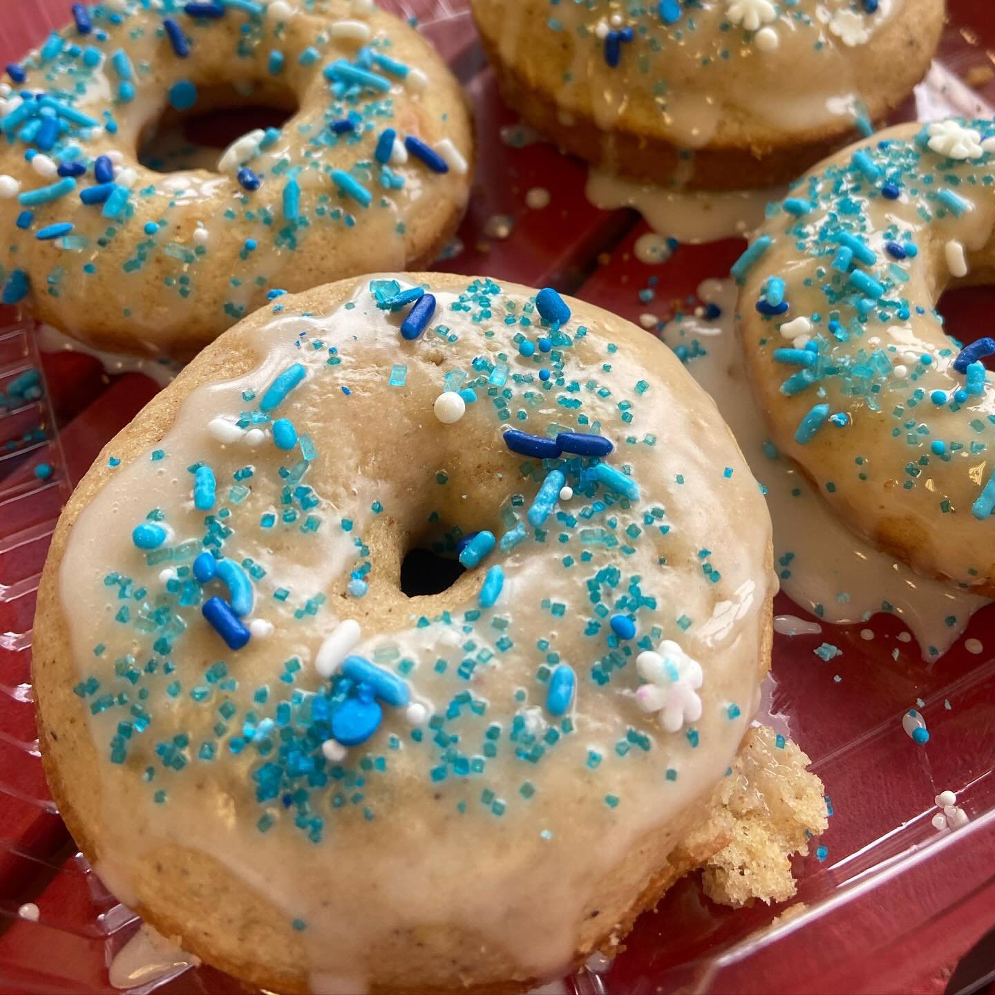 Eggnog&hellip;. Love it or hate it? These little bakers made donuts with it! 😋

#sillyspoons #warringtonpa #buckscountypa #buckslifestyle #buckscountymoms #newtownpa #buckshappening #mommiesofbuckscounty #buckscountymoment #buckscounty #buckscountyb