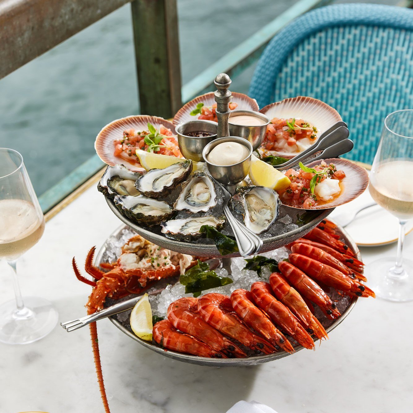 Sundays are for sharing. Share in some of the finest seafood, glittering sunshine and harbour views.

Seafood Platter // &frac12; Lobster, Sydney rock oysters, cooked prawns, &frac12; shell scallop crudo, mignonnette, aioli

#whalerbridge