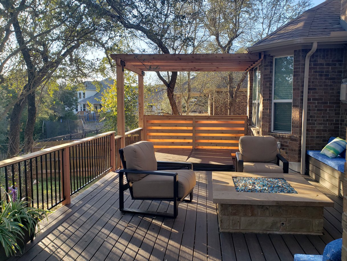 Hottub-and-wall.jpg