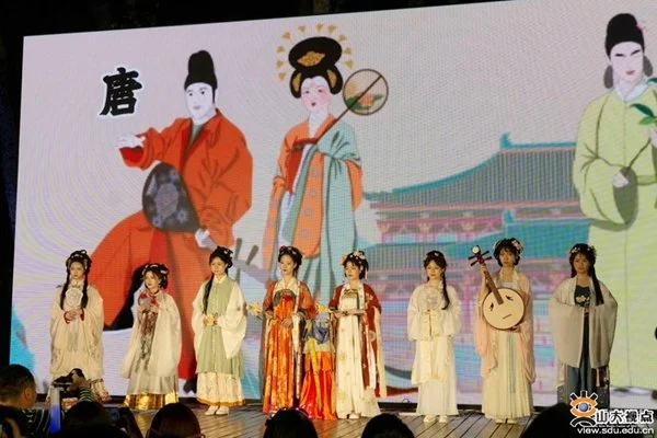Hanfu: Threads of History