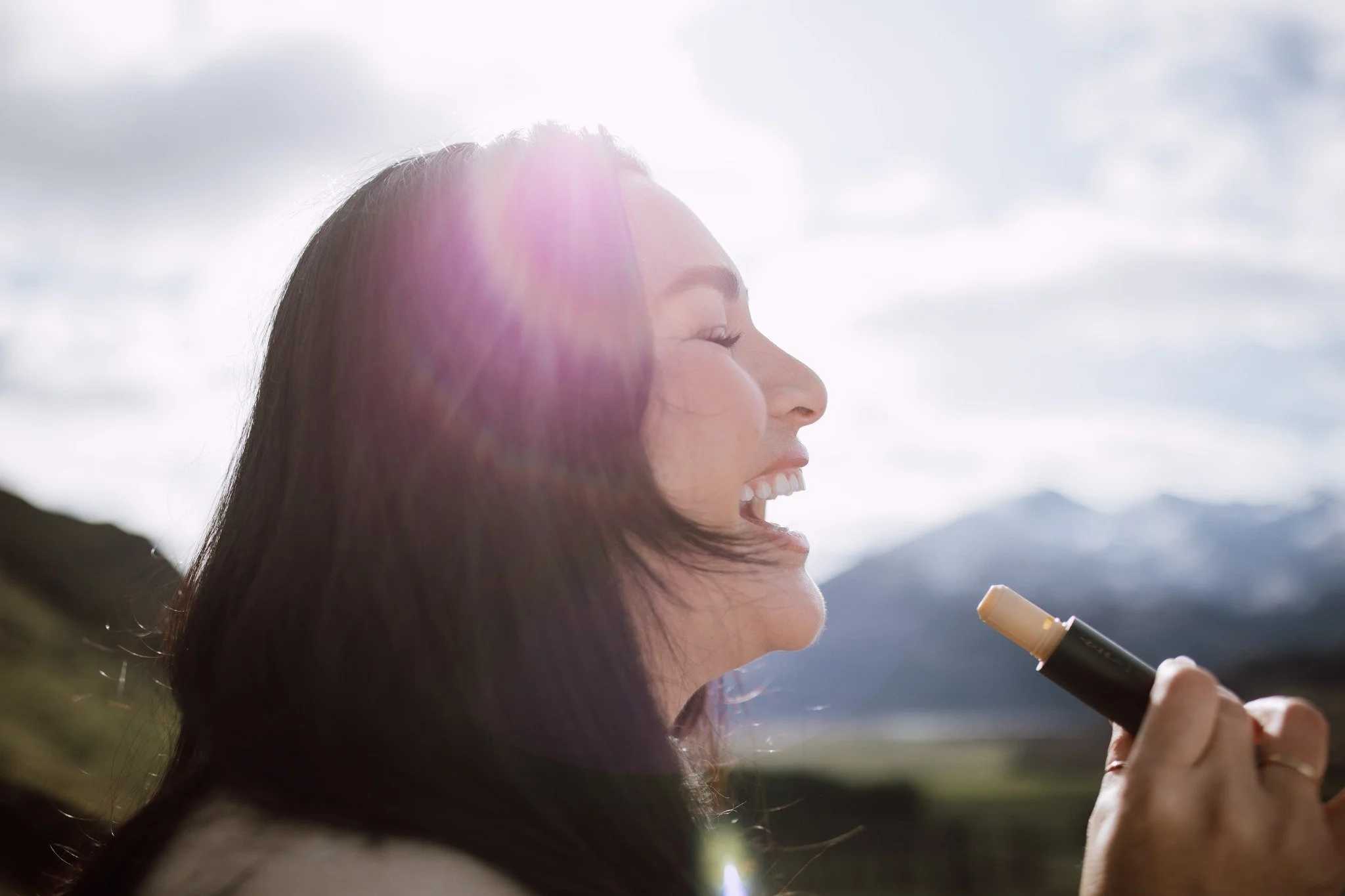 Reconnect with the version of yourself that doesn't feel anxious and overwhelmed 🌿

Using the latest in olfactory science and ancient aromatherapy technique, our Calm inhaler is going to be your new pocket-friendly best friend for those moments of a