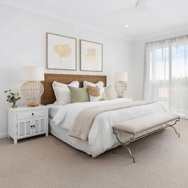 I love the main bedroom to embody a little elegance no matter what the style 🤍 Contemporary / Coastal was the perfect style combination for this new build.  35 Thirteenth Ave. Kedron 

Styling @uptown_property_styling 

#propertystyling #homestaging