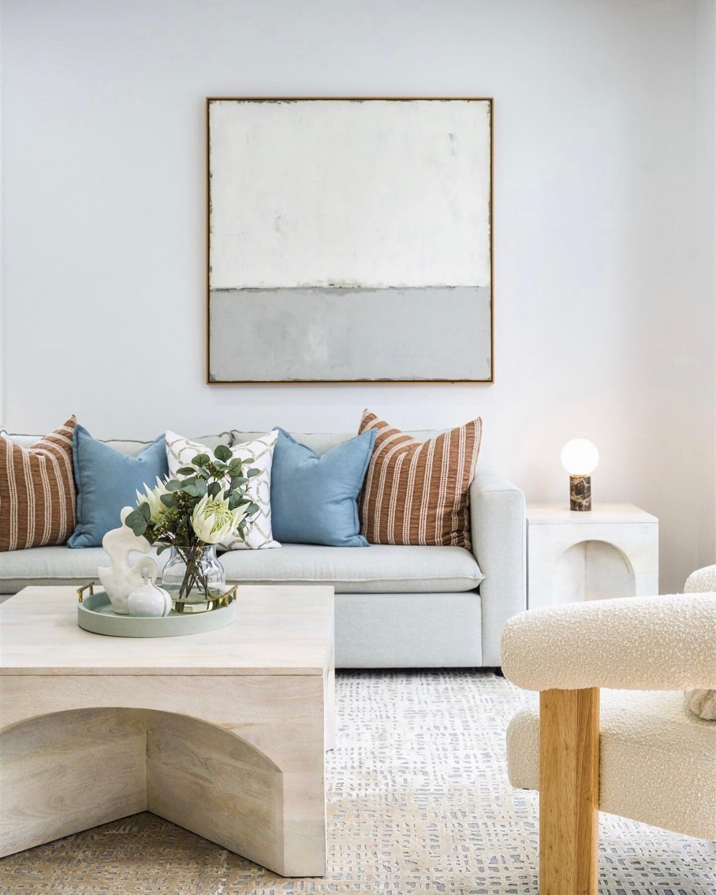 A little eye candy for your Friday afternoon 🩵🍭🩵

Styling @uptown_property_styling 
Builder @ardent_builders 
Selling agent  @sampatterson_dukerealty @dukerealty_
📷 @gabrielveitphotography

#propertystyling #homestaging #interiorstyling #realesta