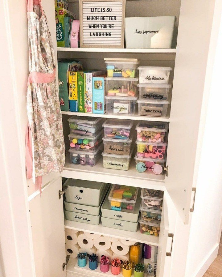 This craft closet by @paulatjuh is truly a dream come true! Organized with labeled, stackable bins, it makes it easy for you and your kids to neatly put items back where they belong. I especially adore how the crayons are conveniently within reach at