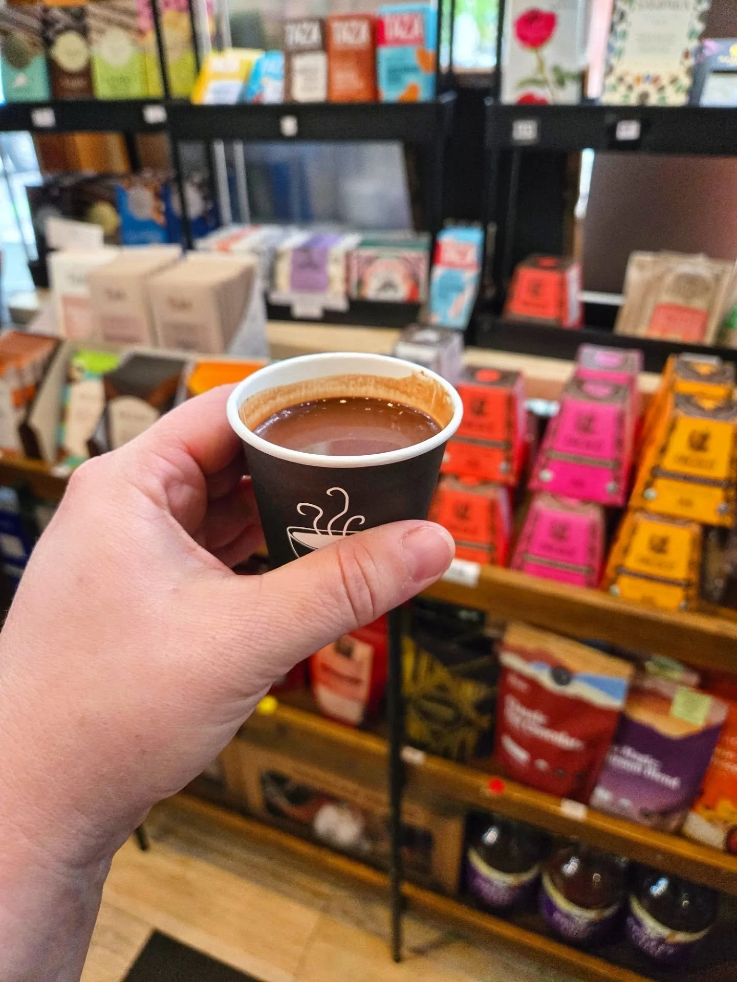 Conference snack break: rich, delicious chocolate from @azarindulgences. 
・・・
#arttherapy #arttherapist #curiousspacetherapy #dcarttherapy #privatepractice #therapy #aCreativeDC #extraordinaryALX #oldtownalexandria #oldtownfairfax #staycurious #AATA2