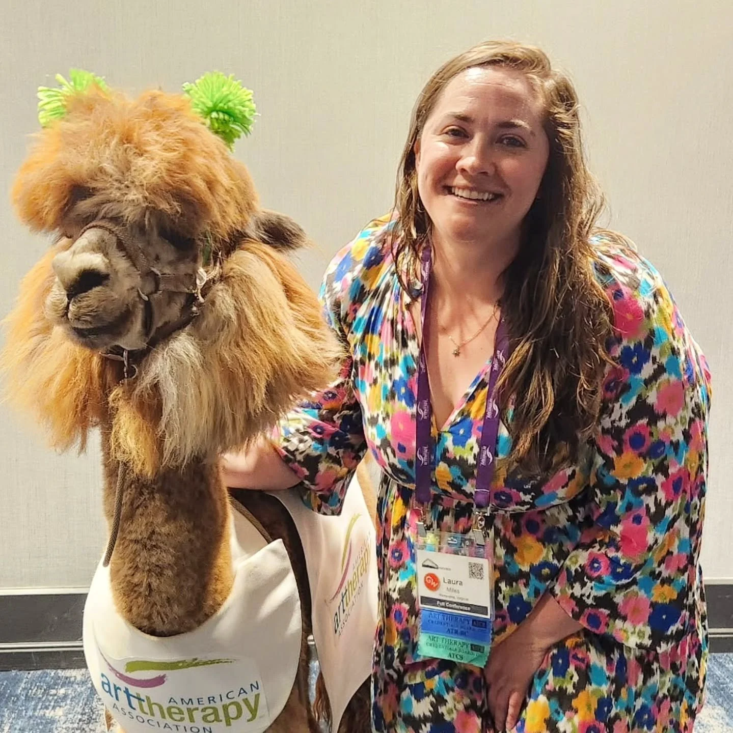 Got some pretty llamazing headshots today. 
@mtnpeakstherapyllamasalpacas
・・・
#arttherapy #arttherapist #curiousspacetherapy #dcarttherapy #privatepractice #therapy #aCreativeDC #extraordinaryALX #oldtownalexandria #oldtownfairfax #staycurious #AATA2