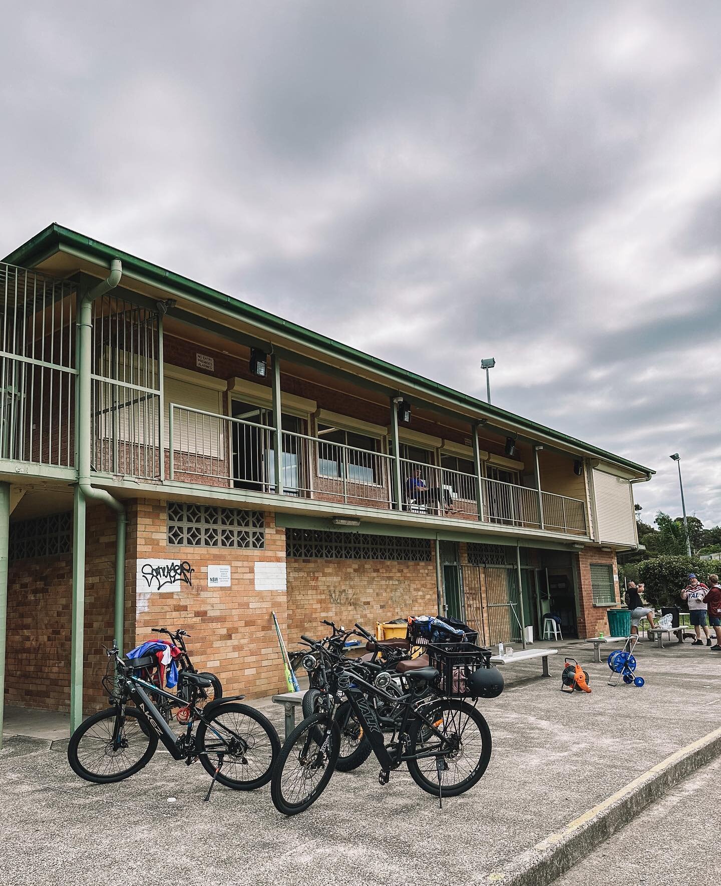 MANLY BROTHERS WORKING BEE 

We can&rsquo;t thank everyone enough for coming down and helping the club at todays working bee. The clubhouse is looking absolutely schmick 👌🏼 and we&rsquo;re one step closer to some pretty fancy and revived changeroom