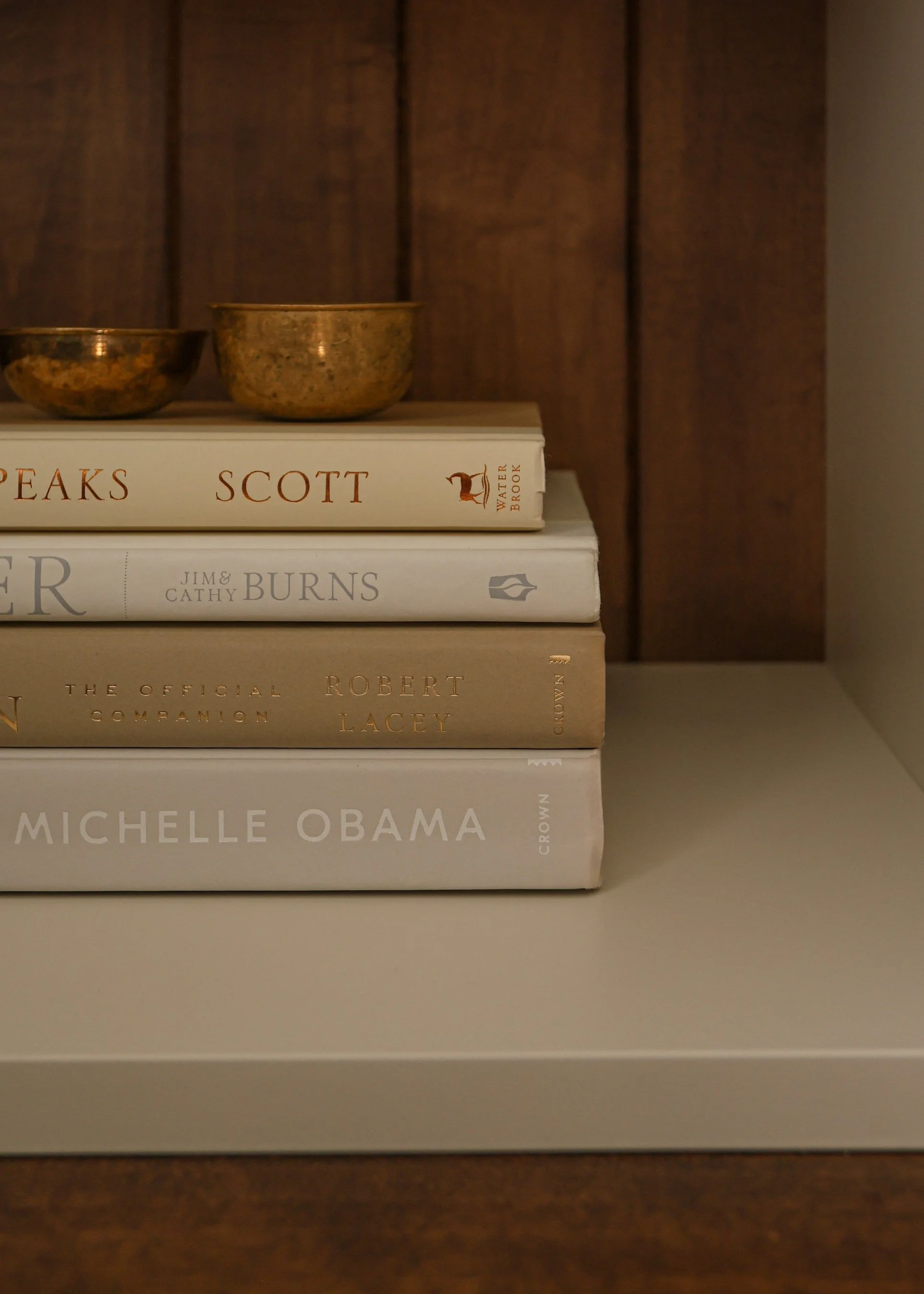 layered-shelf-styling-detail-interior-design.jpeg