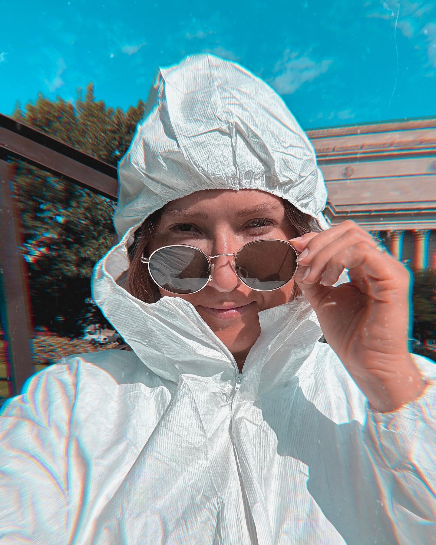 Workin the workwear lewk 😎 in a head-to-toe tyvek suit. 

We&rsquo;re decked out for a slightly messier outdoor sculpture treatment in the National Gallery of Art Sculpture Garden @ngadc as we perform annual maintenance on the intentionally rusted s