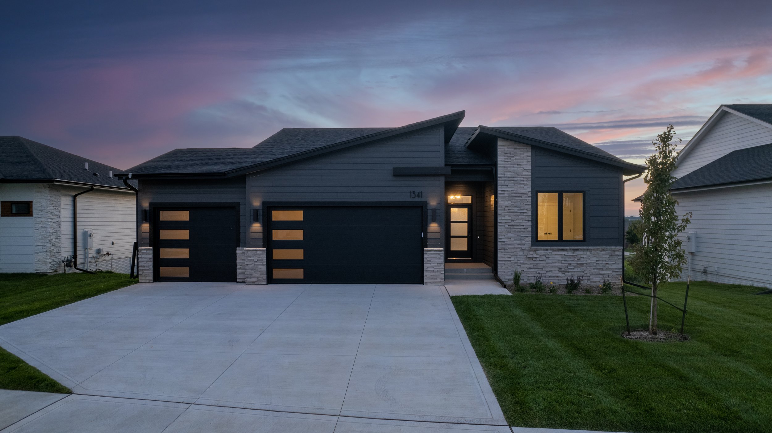 1341 Twilight 01.jpg