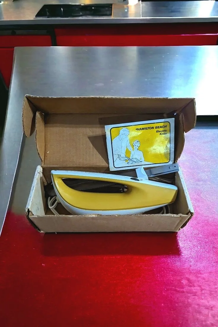 1970s Retro Gold Electric Knife by Hamilton Beach (Scovill)