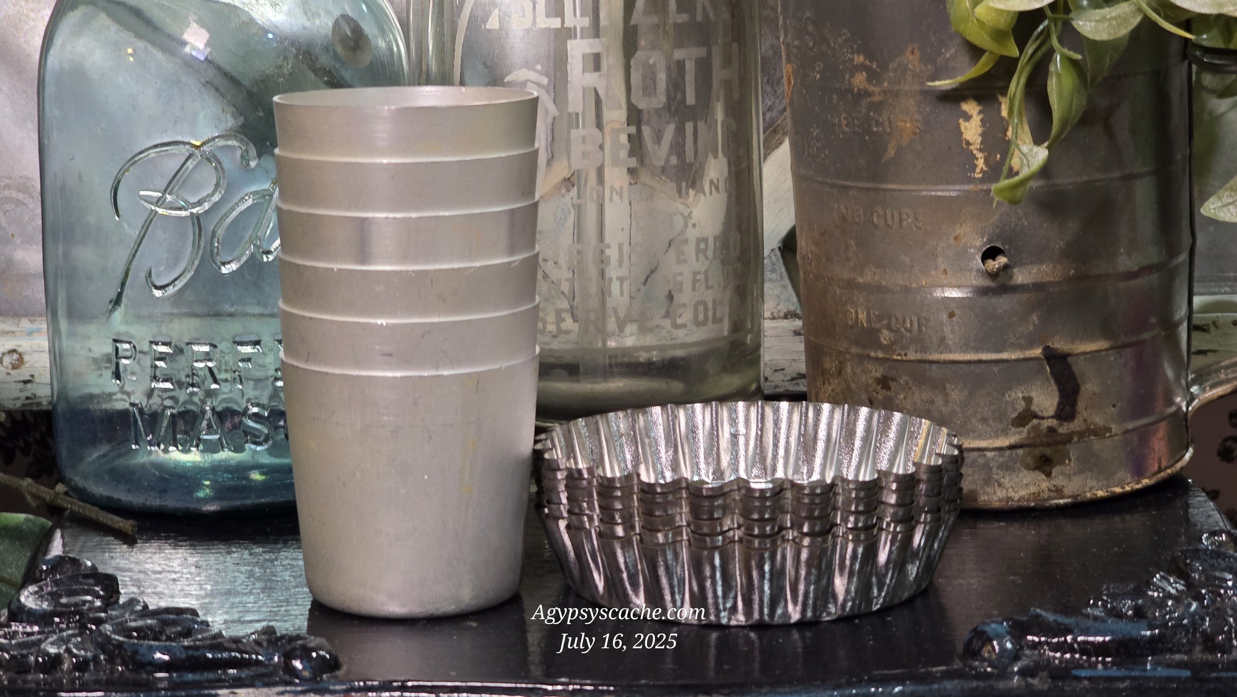 Metal Baking Cup and Tart Pans with Scalloped Edges, Set of 12