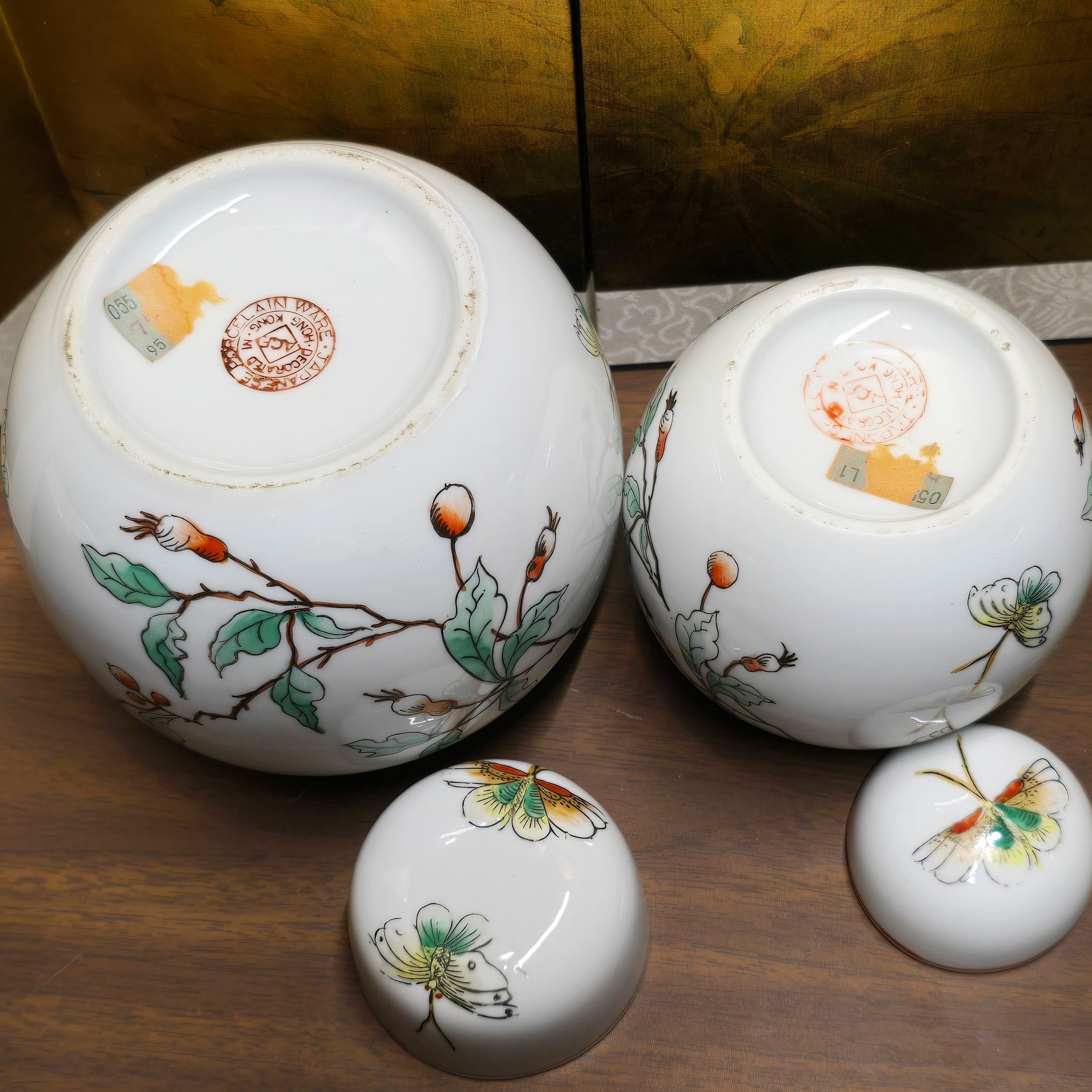 Hand Painted Japanese Porcelainwares Decorated in Hong Kong, Set of 2,