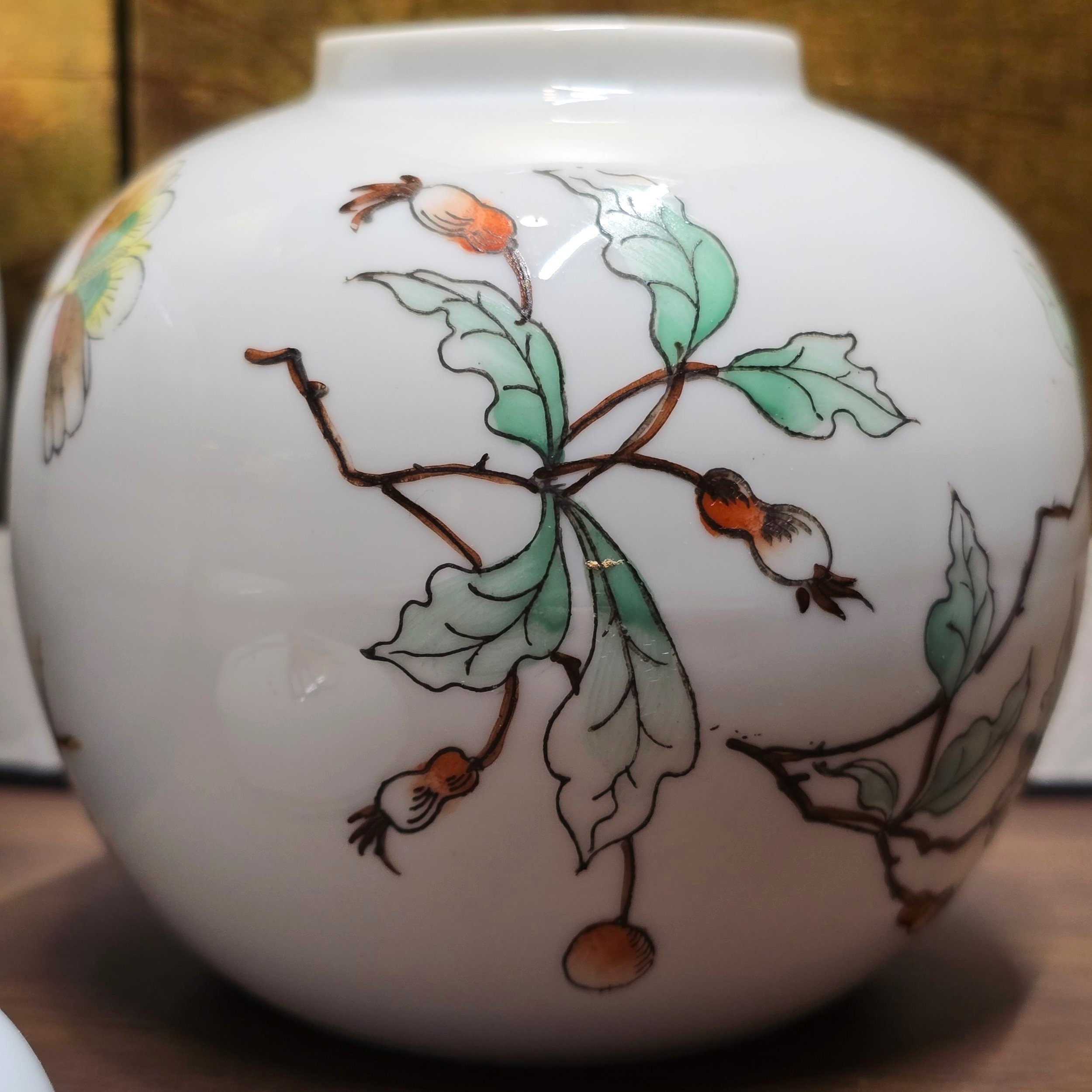 Hand Painted Japanese Porcelainwares Decorated in Hong Kong, Set of 2,