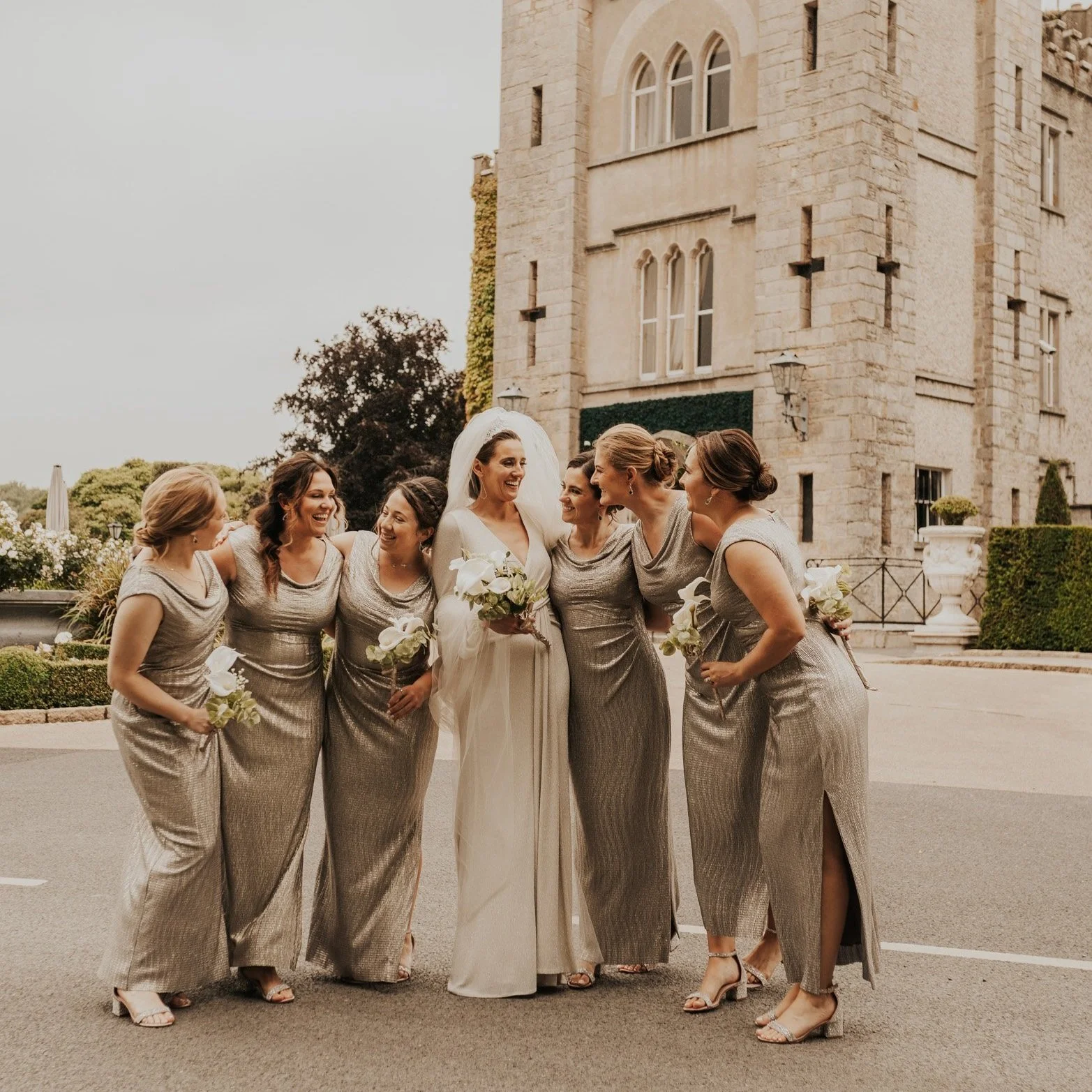 Choosing the Right Wedding Party: Who to Include and How to Ask