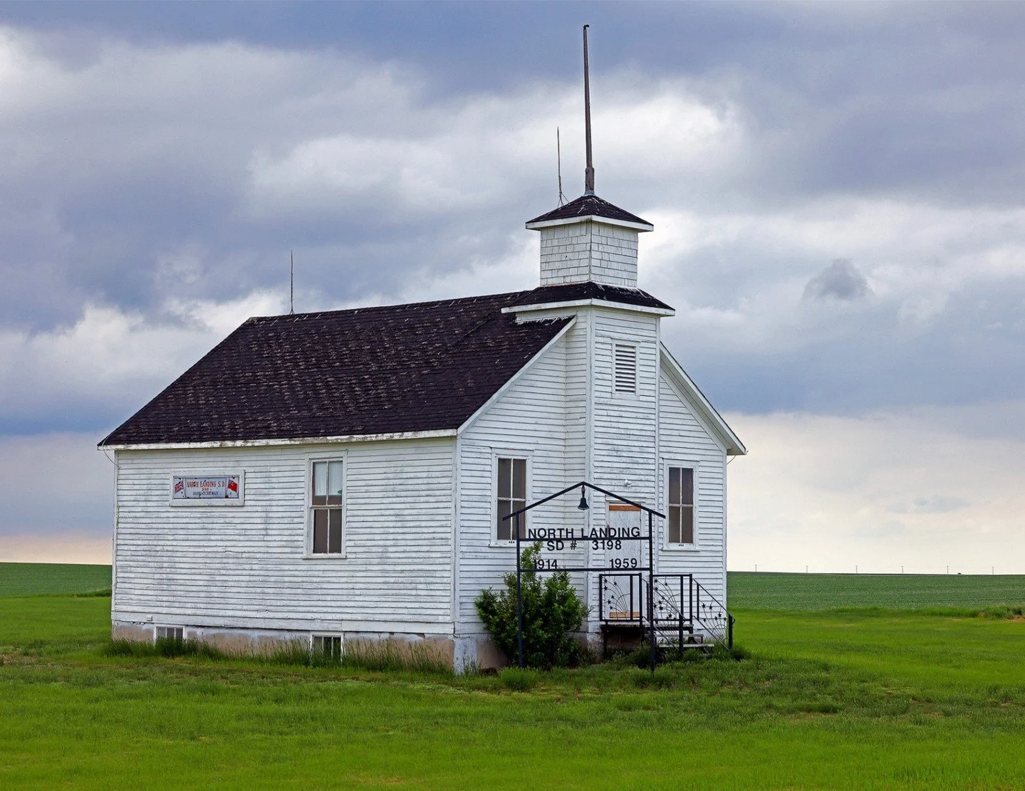 Prairie Learning - Jim Turner - RoPC / Outing - Digital Image 2024 - 1st Place.

A nostalgic one-room schoolhouse standing solitary in an open prairie field.

#prpacanada #prpa #photography #prairie