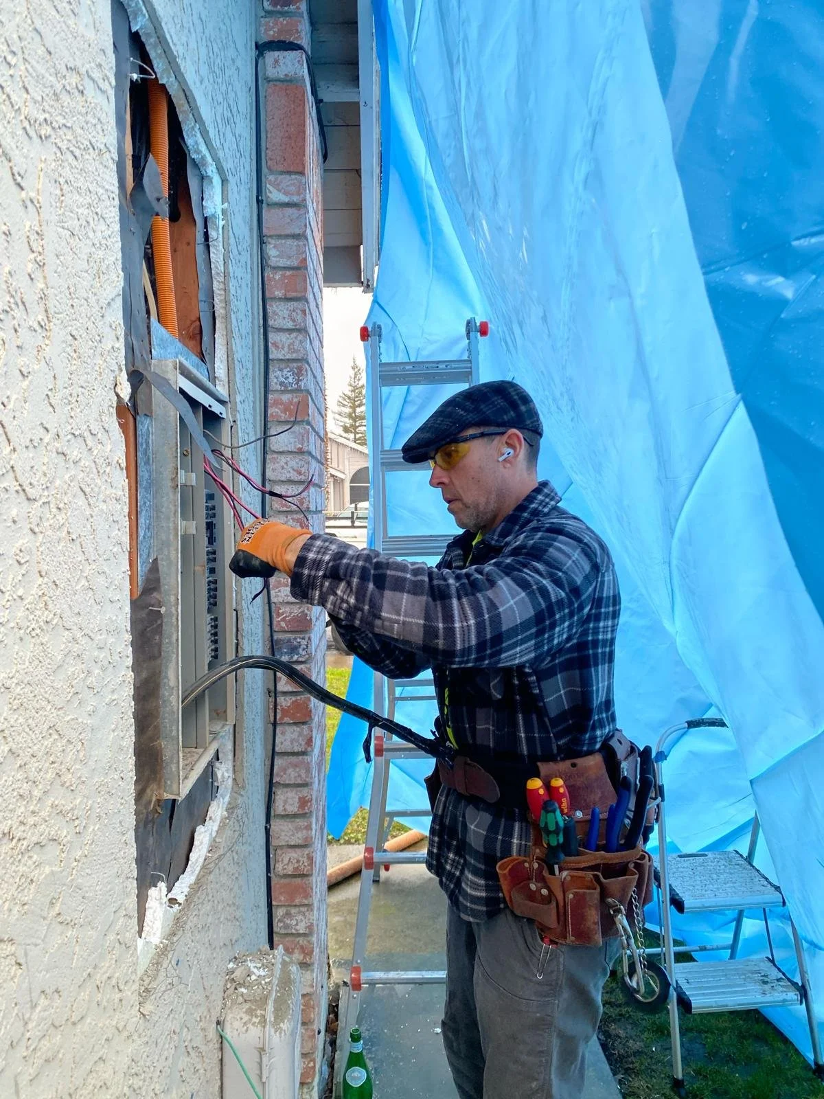 Factors to Consider When Selecting an Electrician