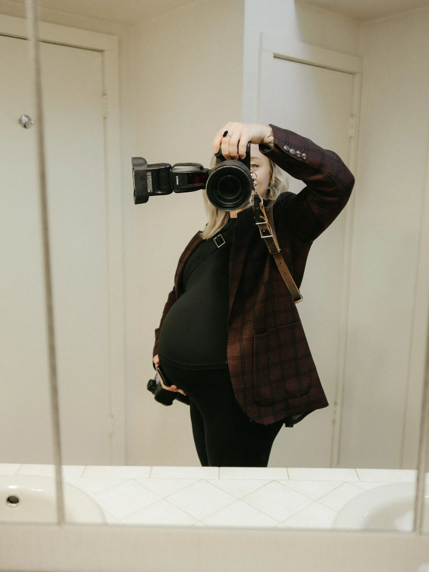 ✨TWELVE MORE DAYS✨ (or before I go into labor, whichever comes first) to get 10% off your 2026 wedding package! LETS GO!!!!!! 

Seattle wedding photographer | San Diego wedding photographer | PNW wedding photographer | Palm Springs wedding photograph