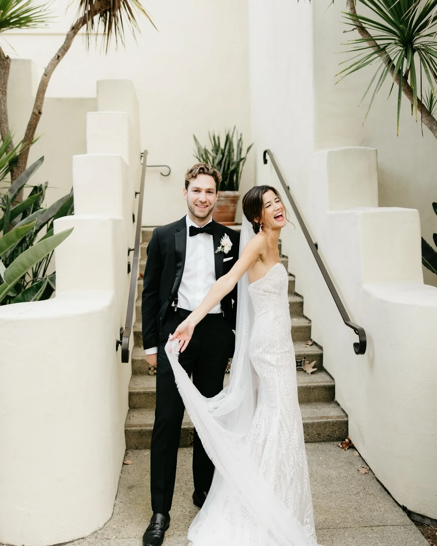 Jamie x Gustavo! Weddings at Estancia Hotel in La Jolla will always me a hell yeah for me 🤘🏻
VENDORS! 
venue: @estancialajollaweddings / @estancialajolla 
planner: @that_bliss 
photo: @kami__lalonde 
hair + makeup: @kellyzhangstudio 
florist: @even