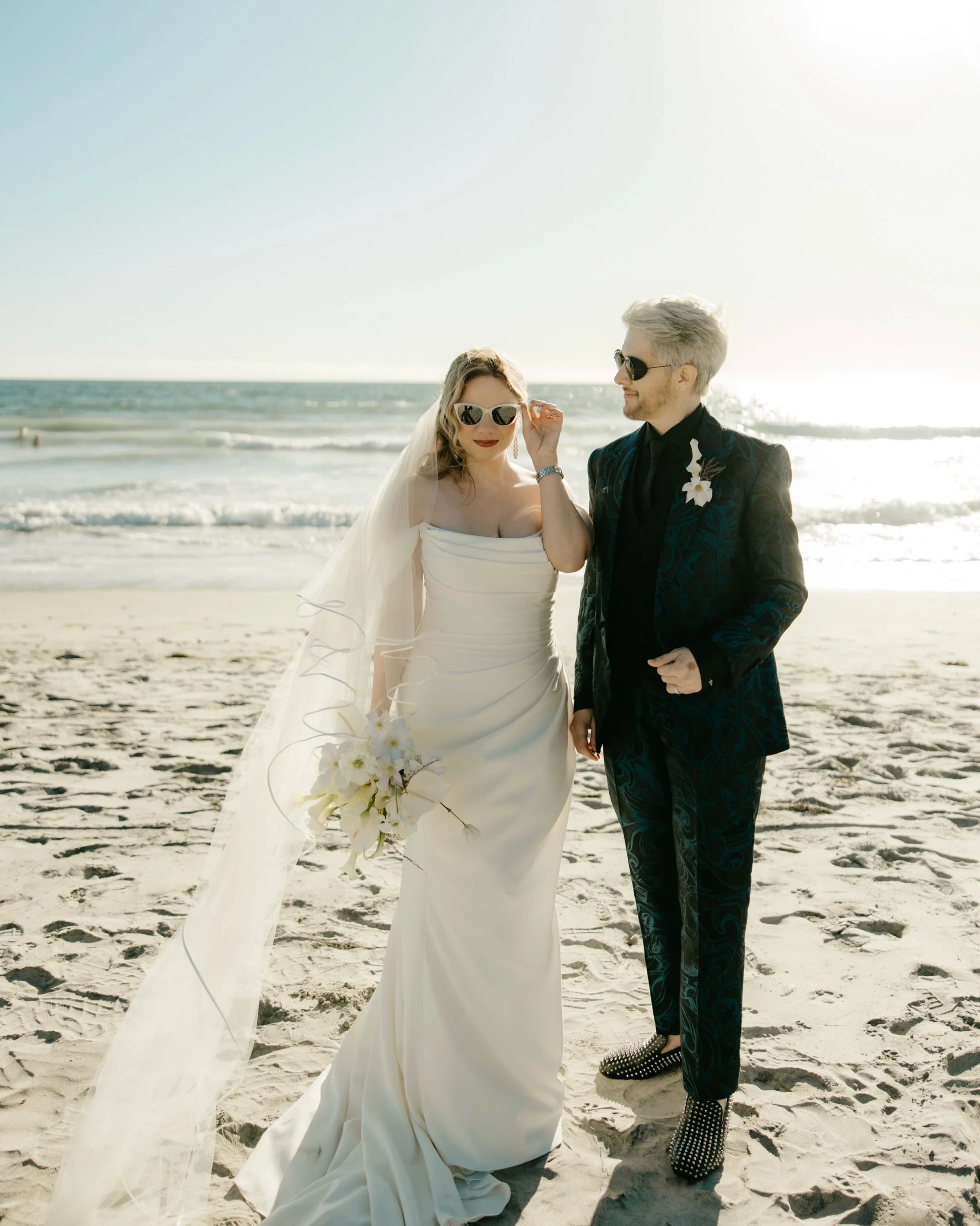 This gallery has me crying in the clerb! 😭 what a gift to celebrate with this amazing couple. J&amp;K&rsquo;s coastal California wedding was perfection!
Planner: @sweetblossomweddings / @kayliesawaya 
Photo: @kami__lalonde 
Venue: @laubergedelmar 
F