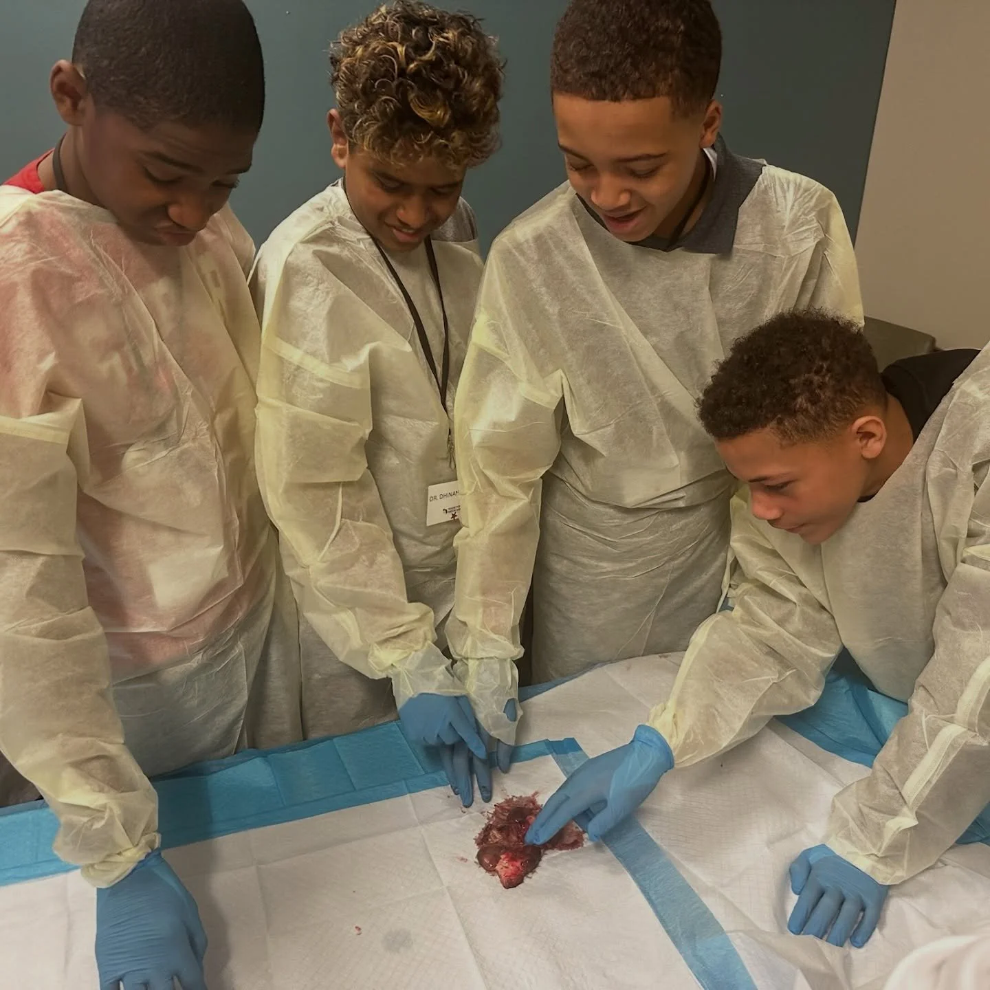 In Phase I, there are many firsts.

⬅️ Swipe left to see students handling organs for the first time.

Some were excited. Some were cautious. They all were willing to learn!

#MadeForMedicine #WhatADoctorLooksLike #RepresentationMatters