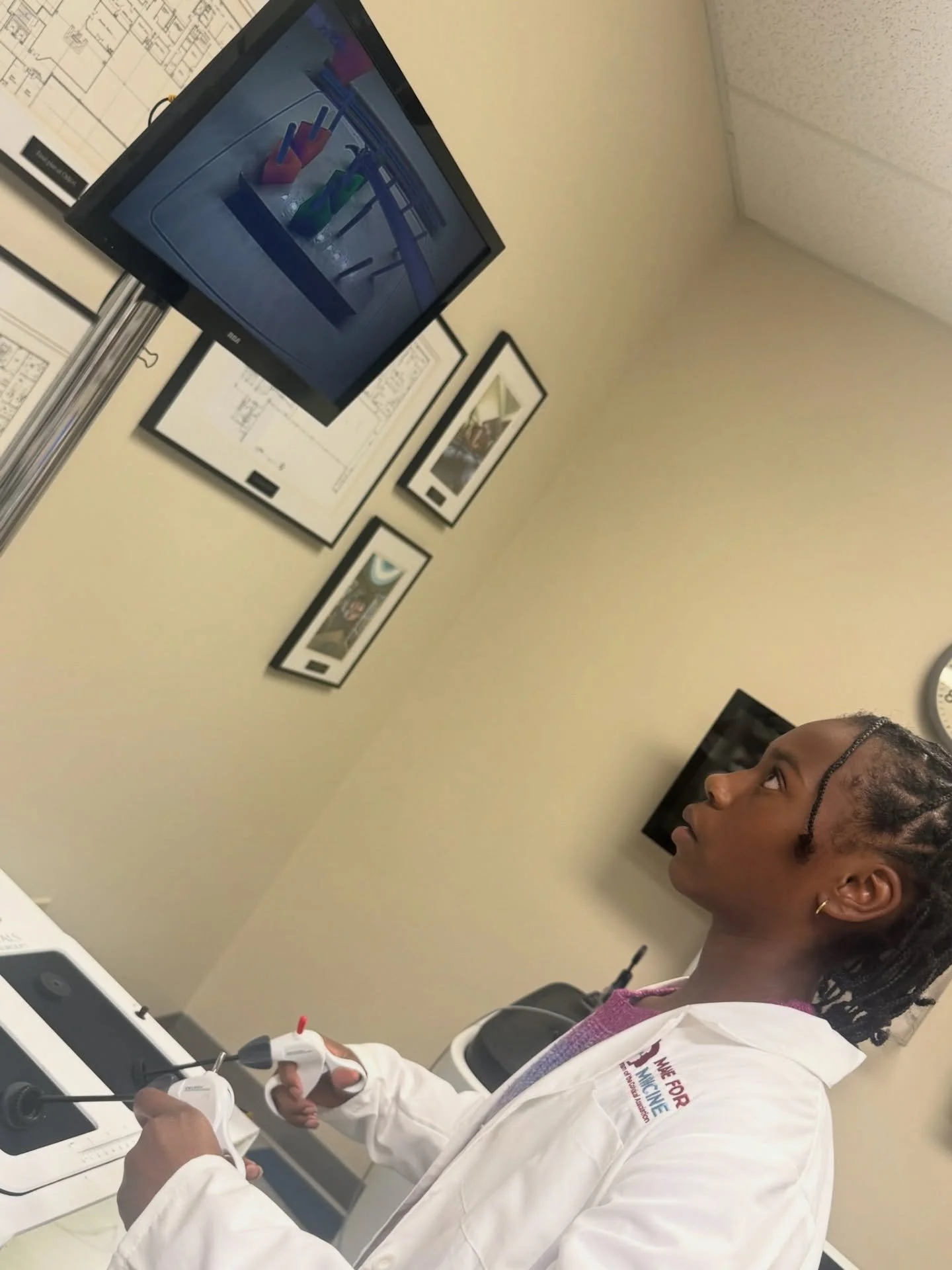 Focused 👀

↗️ Increase equitable representation 
🛣️ Create a pathway to early medical education 
❤️ Deliver a culturally responsive curriculum 
🫂 Provide access for mentorship, training and holistic support 

#MadeForMedicine #WhatADoctorLooksLike