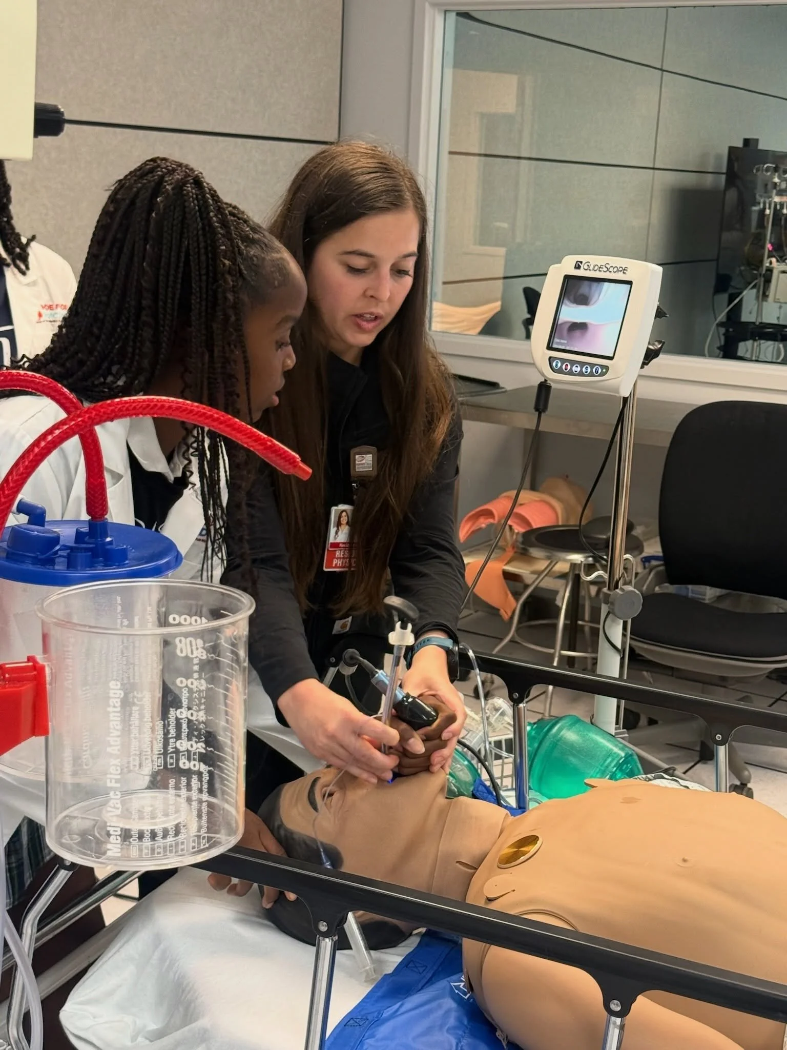 Anatomy ✅
Mentorship ✅
Simulations ✅
Labs ✅

🛣️ This is the road to becoming a doctor!

#MadeForMedicine #WhatADoctorLooksLike #RepresentationMatters