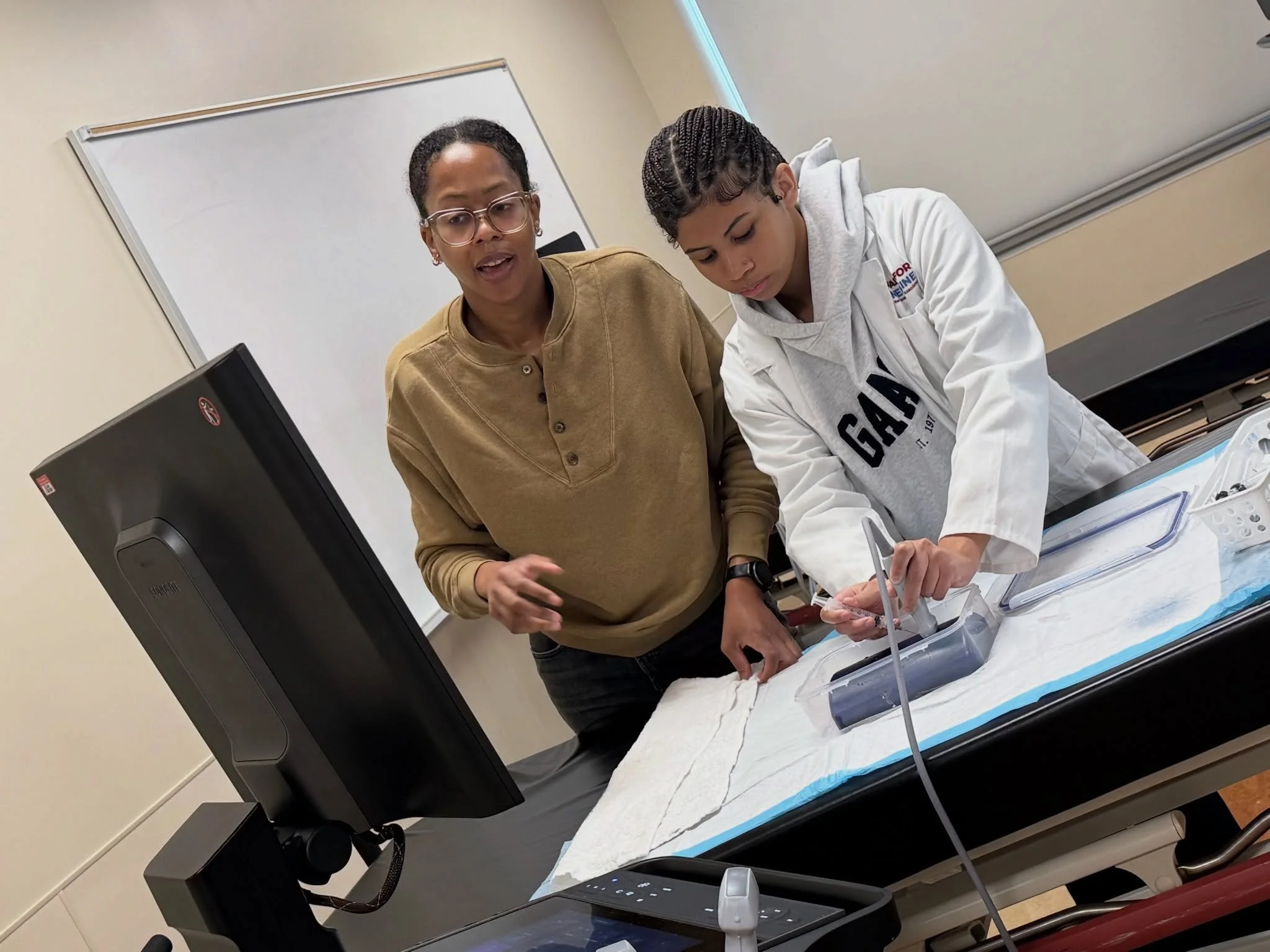 Phase 3️⃣ students were introduced to general surgery last week! 

Led by Dr. Khari King-Washington and hosted at the Ohio State University Clinical Skills Education and Assessment Center (CSEAC), students had an opportunity to explore clinical and s