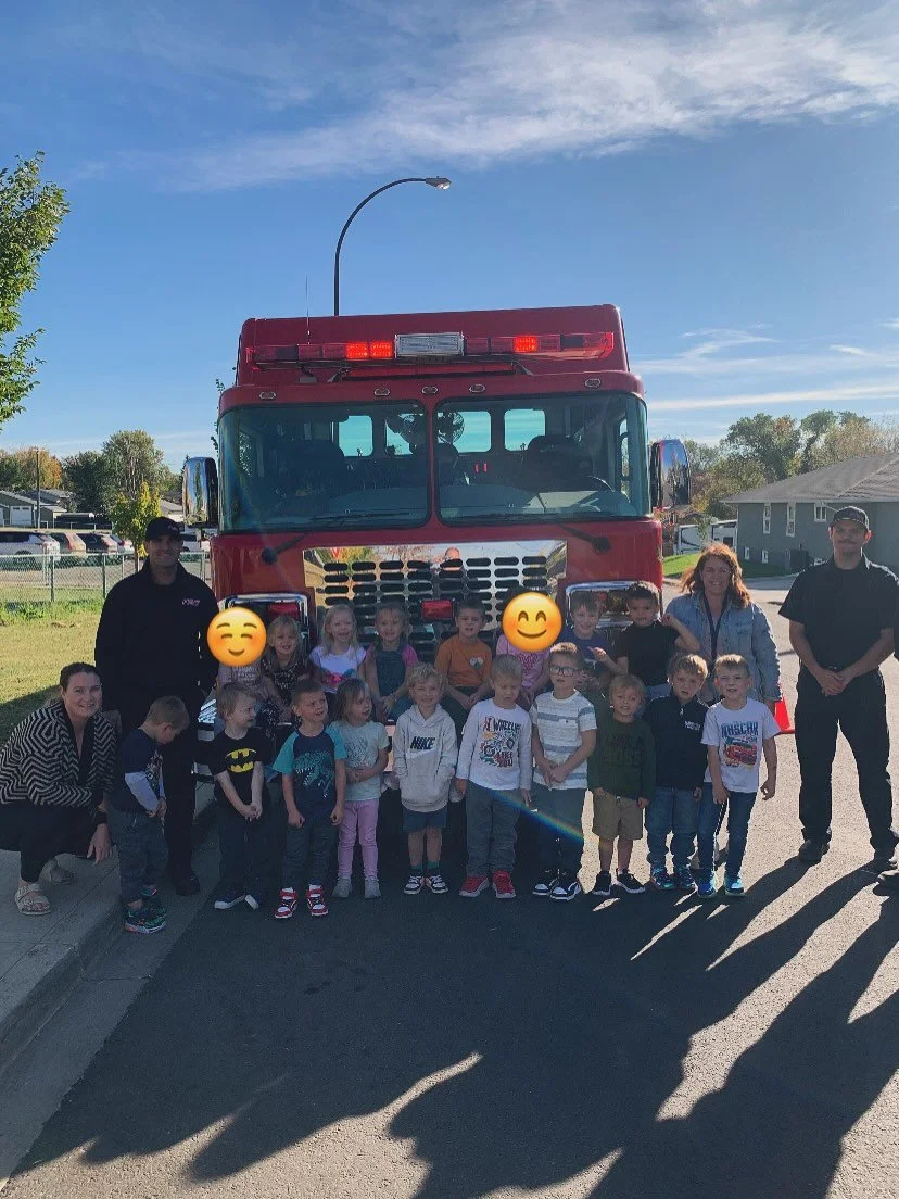 What a great morning we had with our local firefighters learning about fire safety! They read us a story and showed us how they look when dressed up in their fire gear to keep us safe. 
We even got to go inside the fire truck! Thank you so much @swi