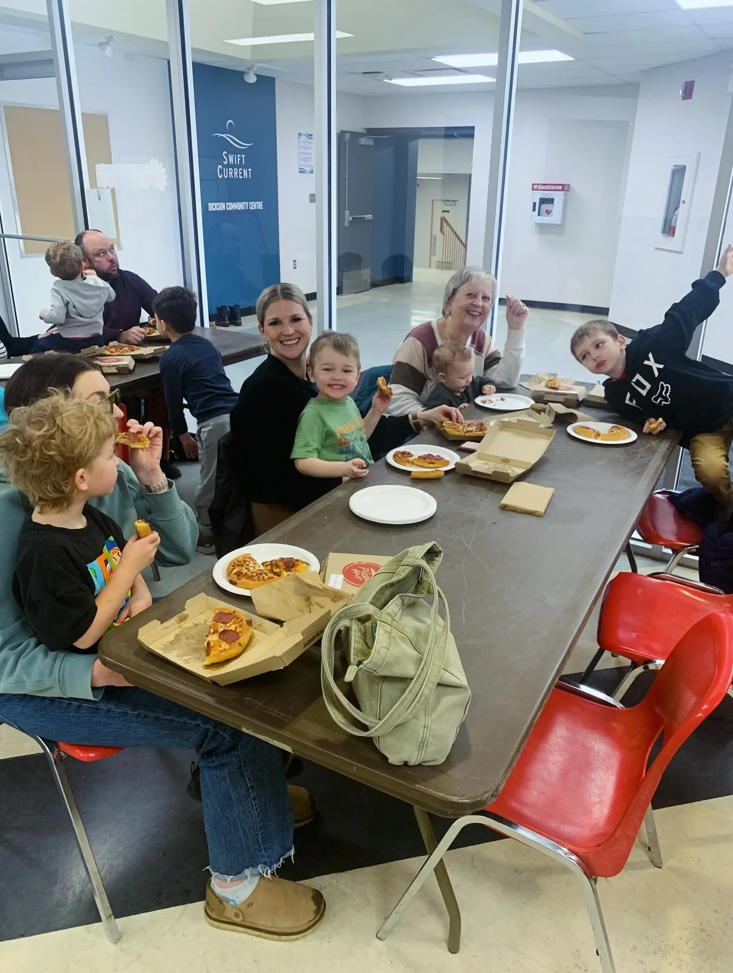 Our first ever Pizza Hut lunch with our families was a big success! The kids loved having their families here for lunch and the showing them around our classroom!