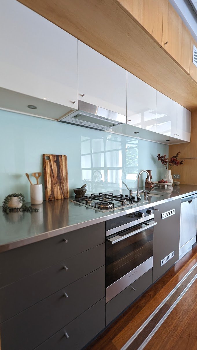 Loft warehouse open plan kitchen styling