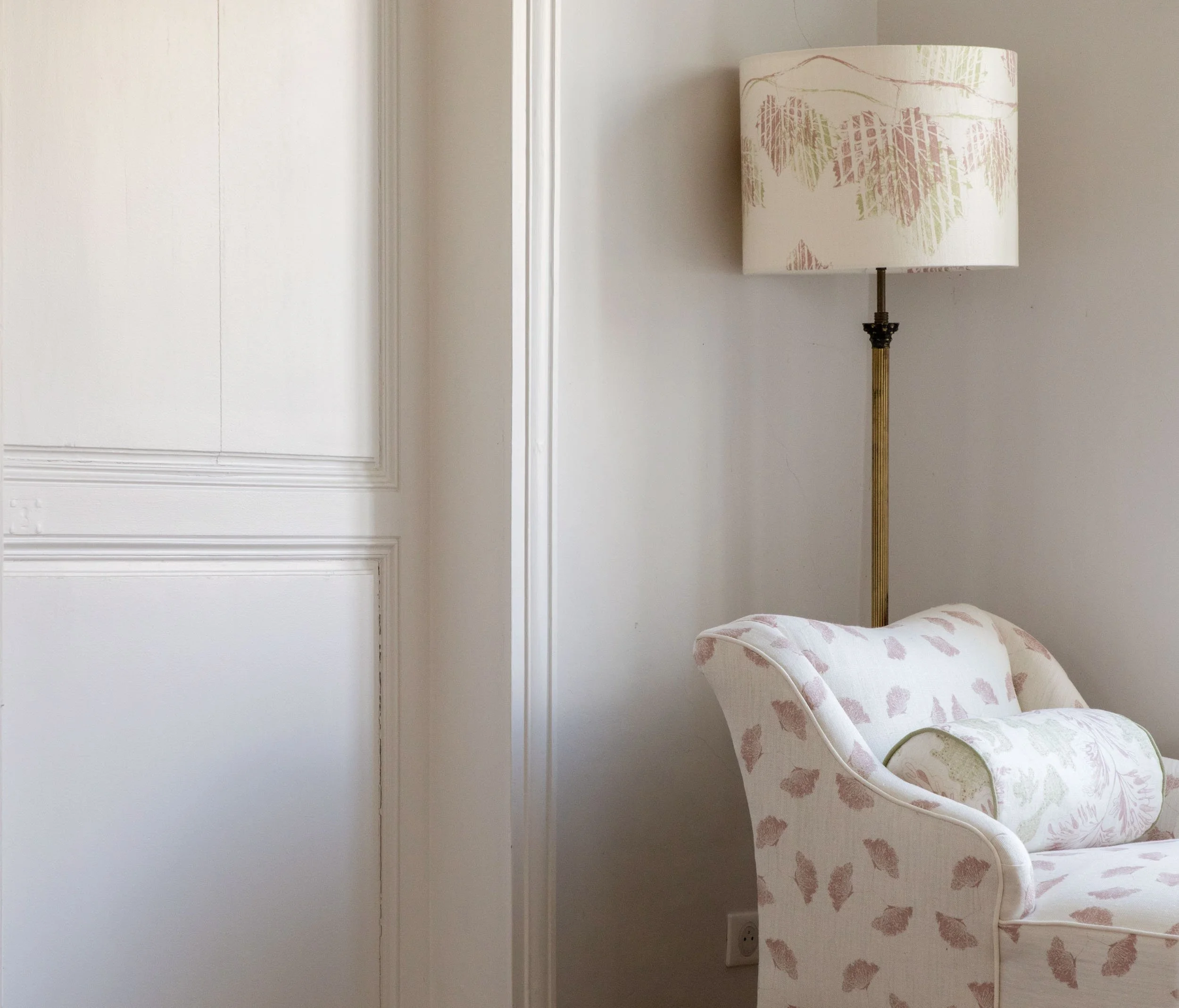 Vivre Le Rêve’ Collection, a French inspired range of pure linen fabrics by designer Zoe Glencross 