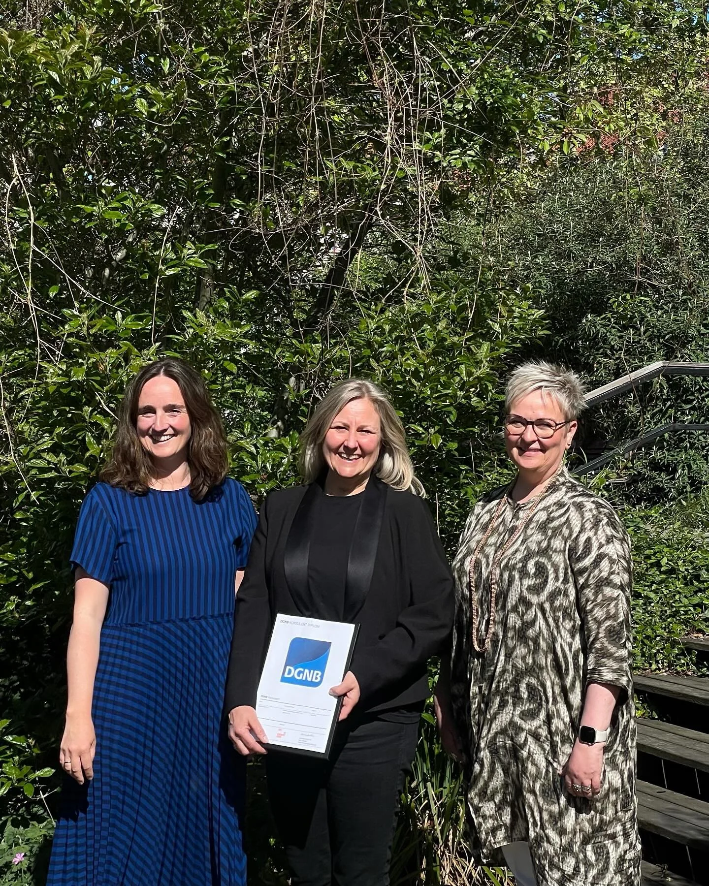 Tre nye DGNB Rum-konsulenter er landet p&aring; Planet Dorthea!

Vi er stolte af at kunne tilf&oslash;je @juliemille , @susanne.almroth og @jennivigdis til vores DGNB-hold her hos LAIKA &ndash; og det betyder, at vi nu st&aring;r endnu st&aelig;rkere