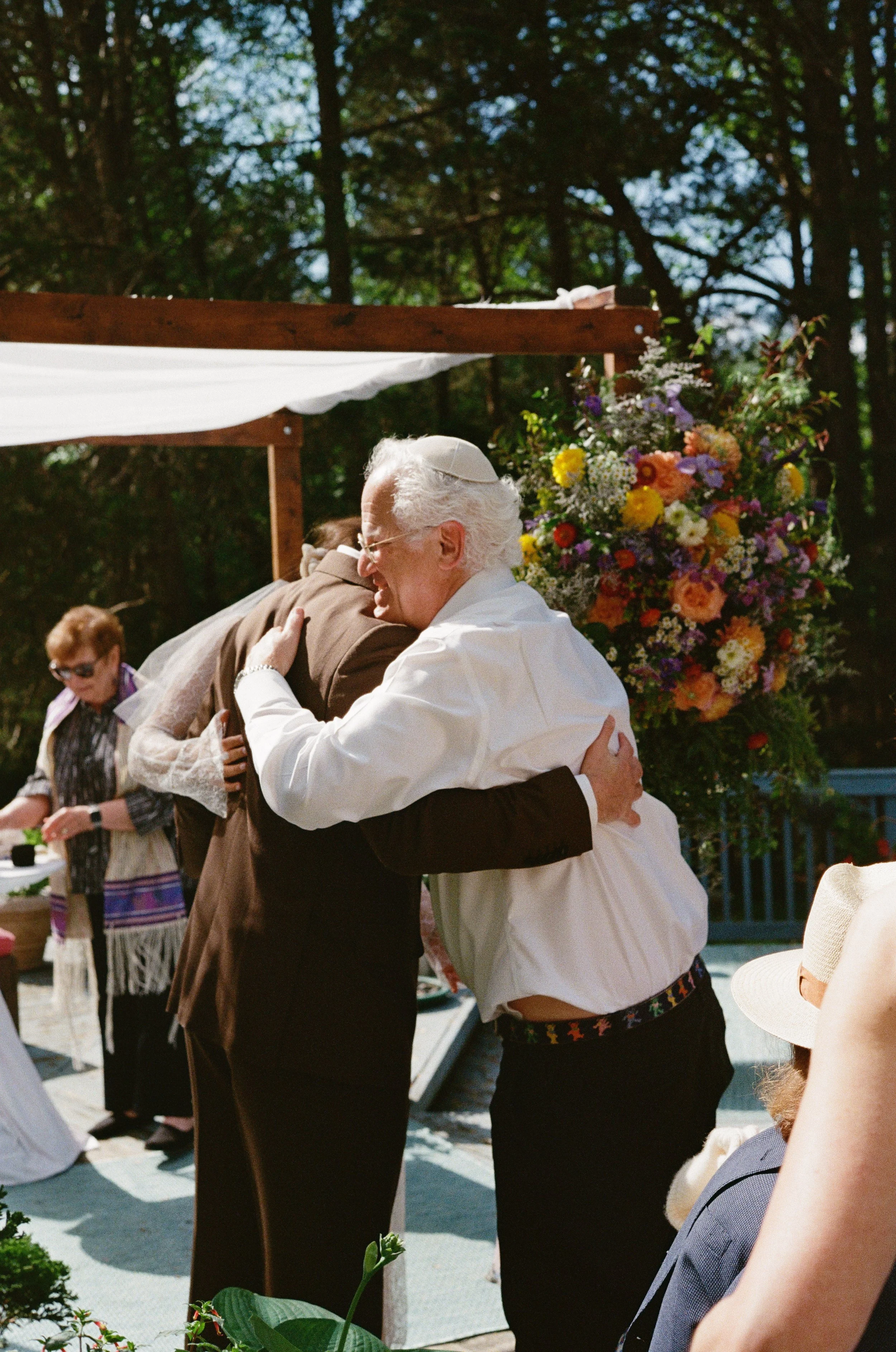 intimate_home_elopement_inspired_by_father_of_the_bride-1-13.jpg