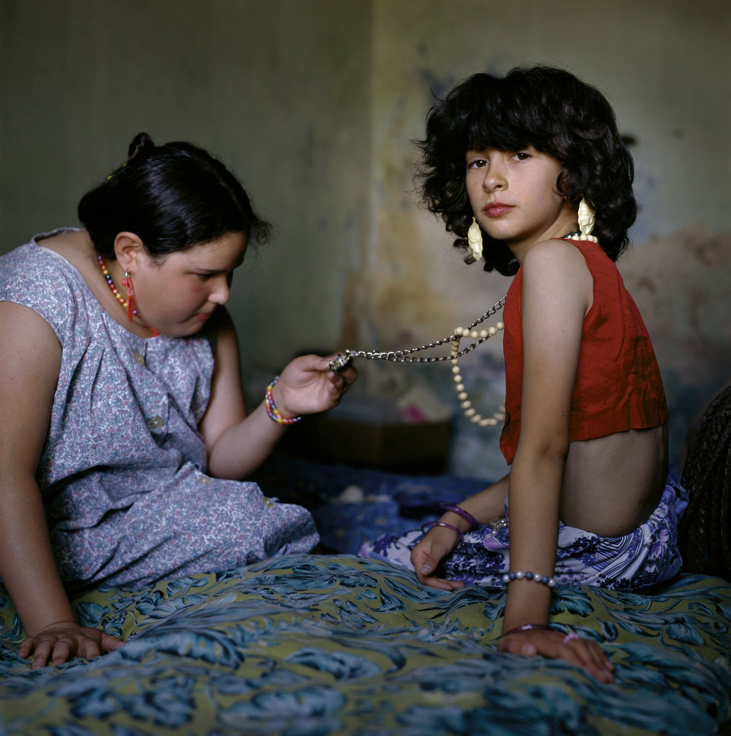 The Necklace, Buenos Aires, Argentina, 1999 © Alessandra Sanguinetti/Magnum Photos