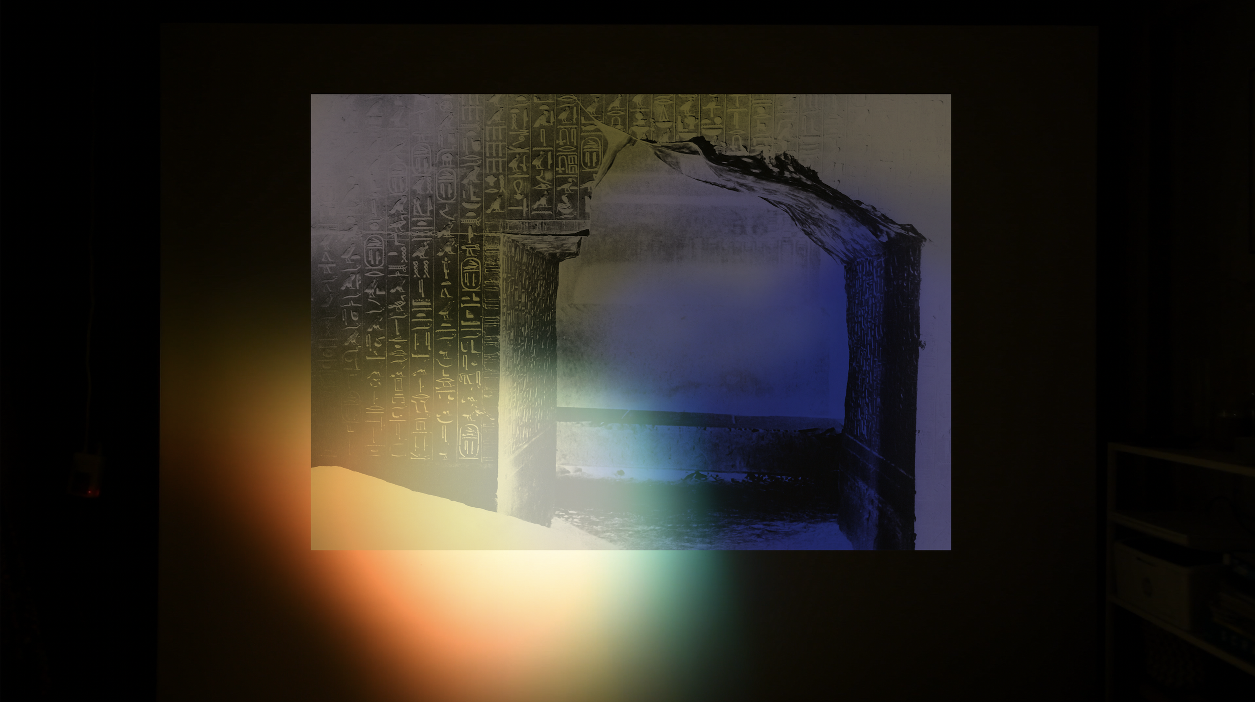  Constance Nouvel  - Script pour un film inversible,  2026 (Capture d’écran : Egypt. Sakkara. View 17: Burial Chamber. Pyramid of Unas. 5th Dyn. Sakkara. Lantern Slide Collection. S-10. Brooklyn Museum Libraries and Archives)   FNAC 2026-0086 Collect