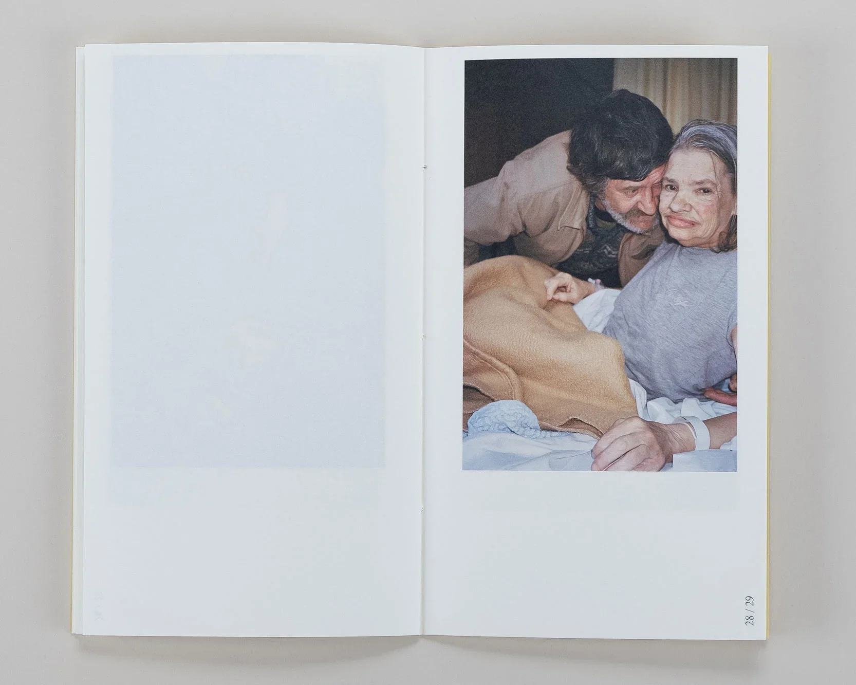 APE_131_Vincen-Beeckman_Claude_Lilly_ISBN9789493146068_0008_Studiosessie2-311_jpg_1920x.webp