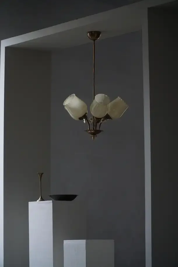 Mid Century Modern, Chandelier in Brass & Glass, Itsu, Finland, 1950s