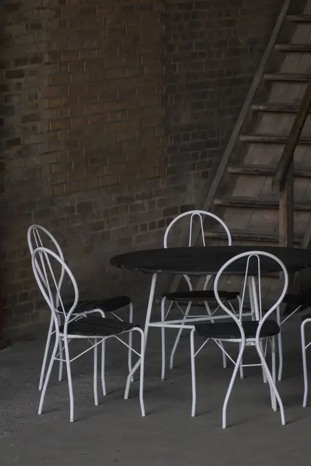 Table_Six_Chairs_17_master.webp