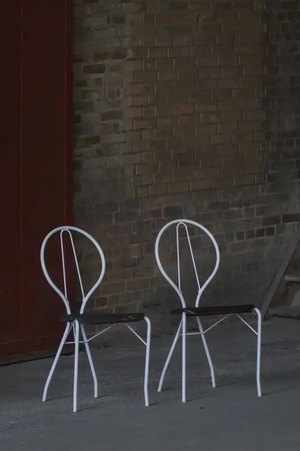 Two_Chairs_9_master.webp