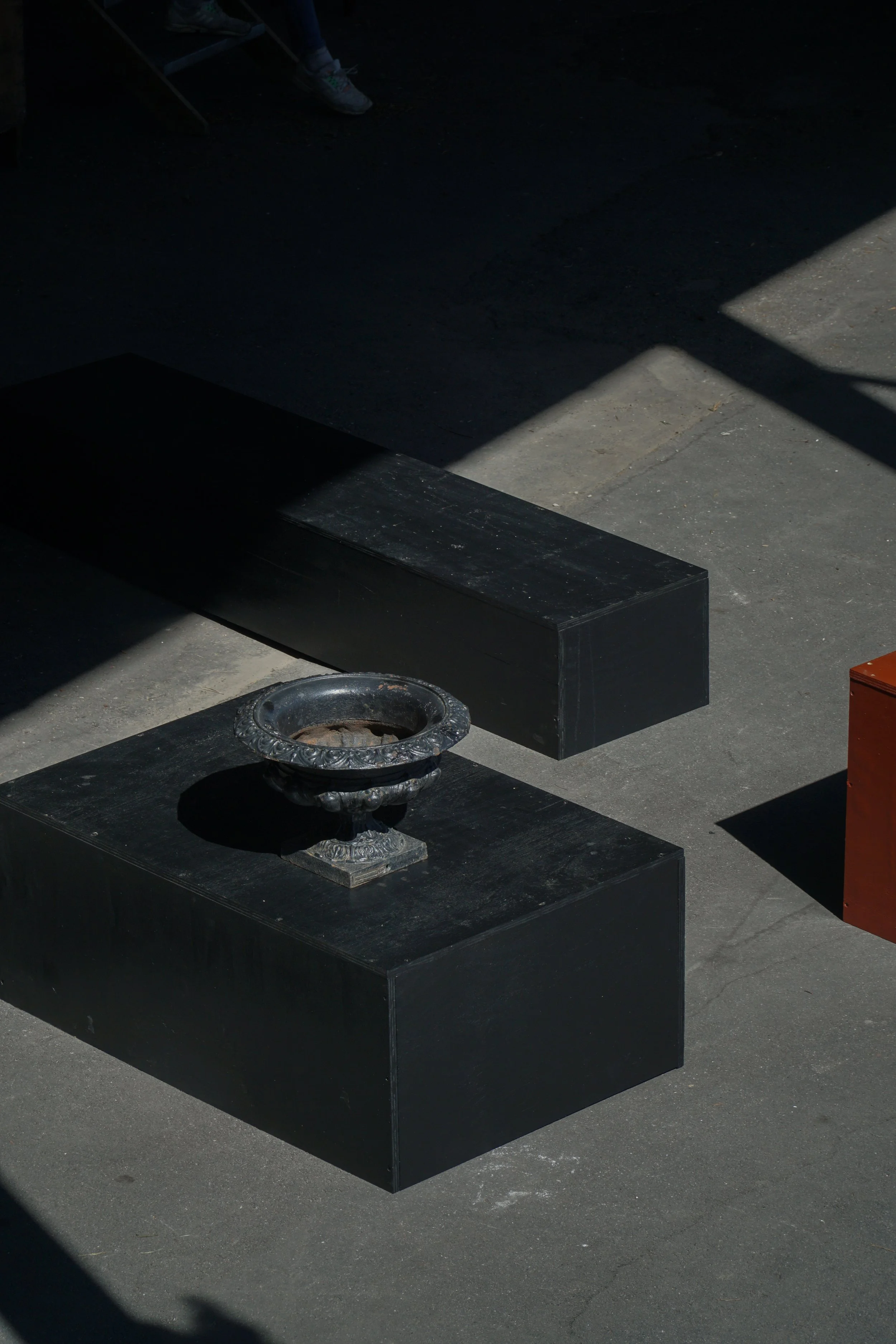 Ellebaek_Black_Planter-9.jpg