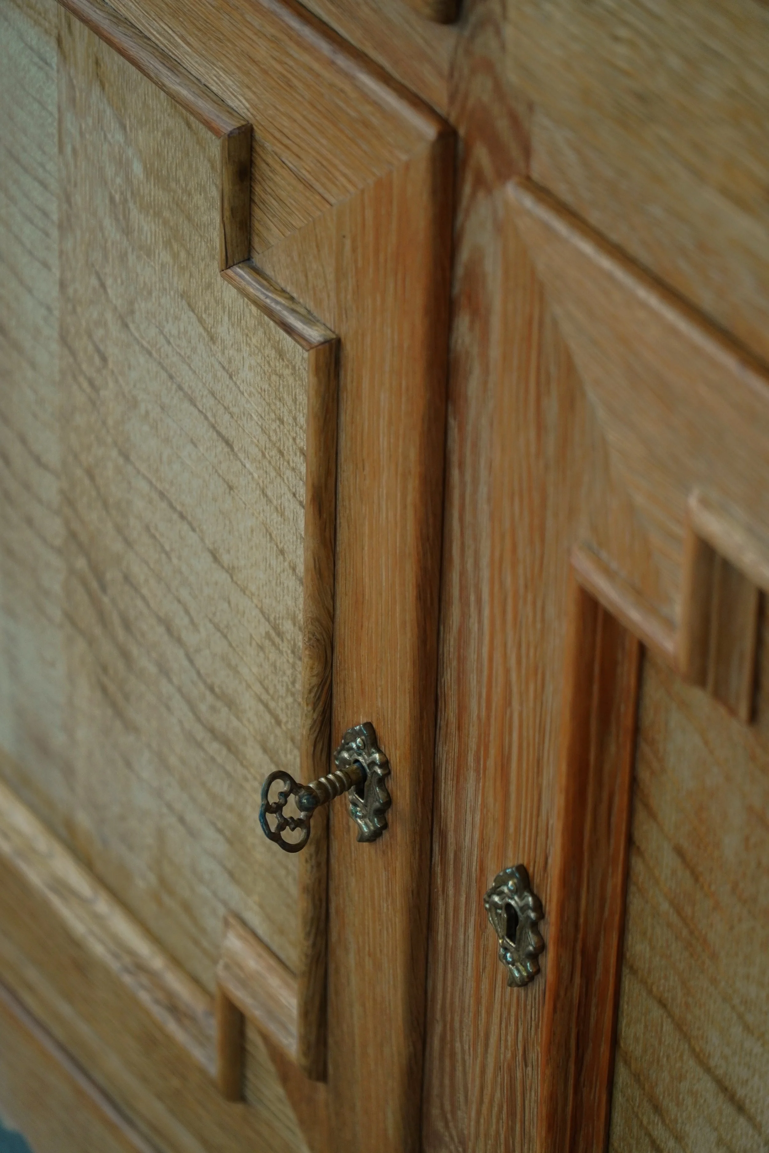 Cabinet-11.jpg