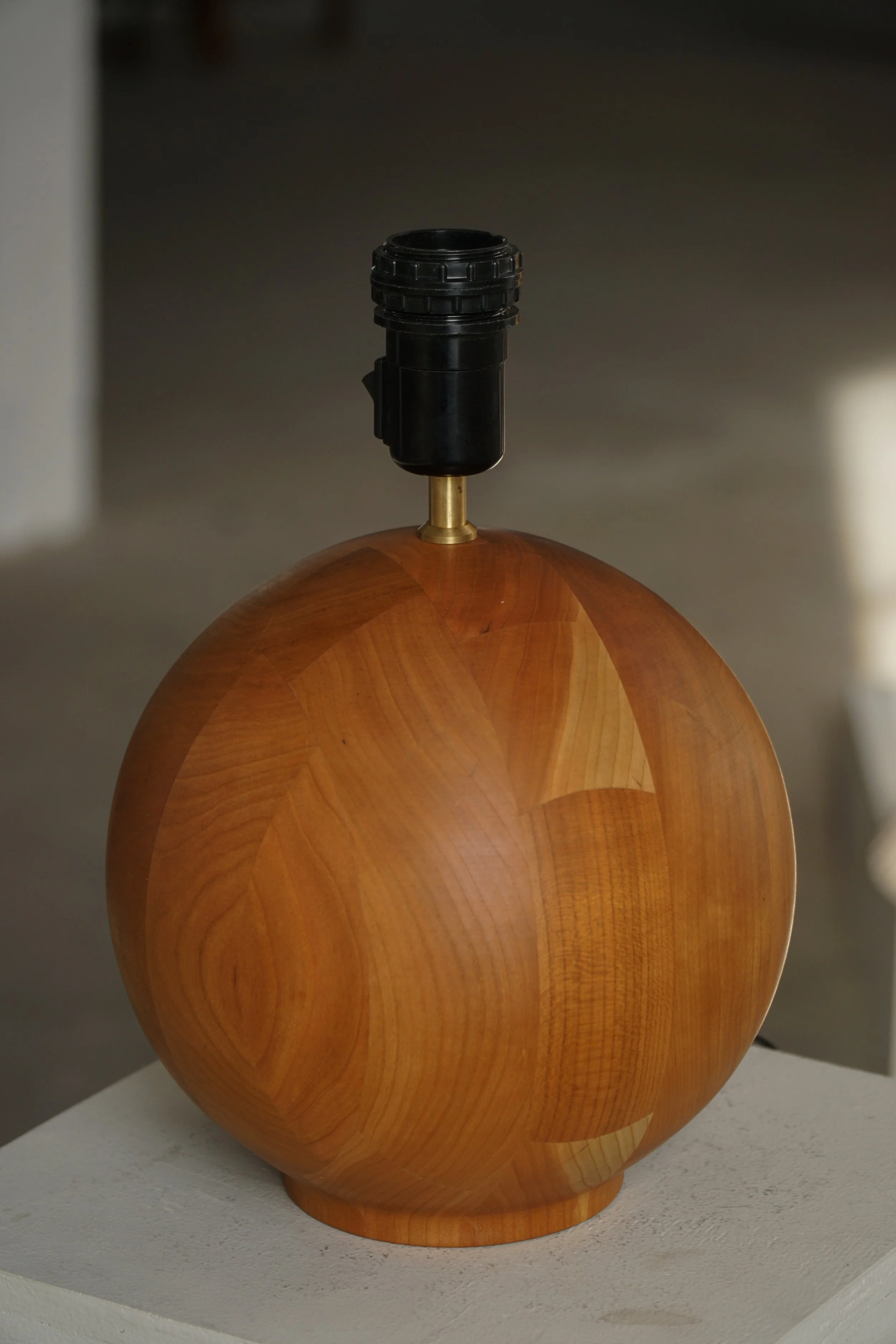 Wooden_Lamp_Round-09.jpg