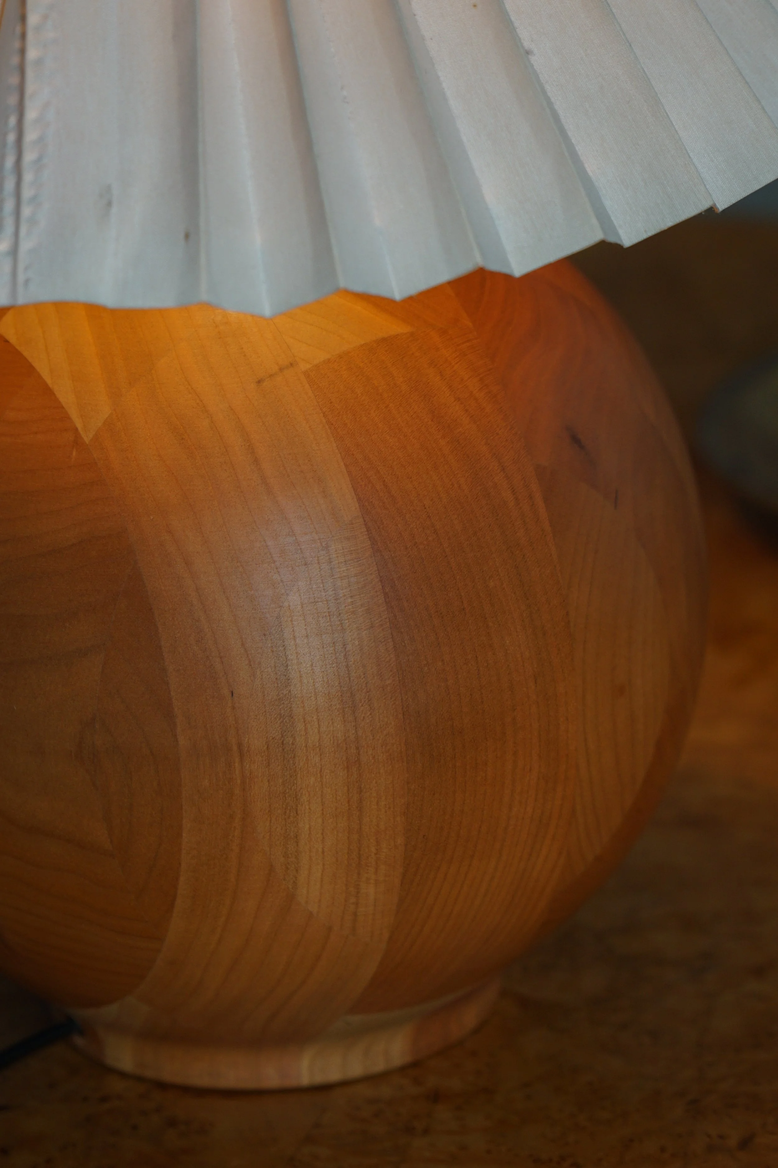 Wooden_Lamp_Round-01.jpg