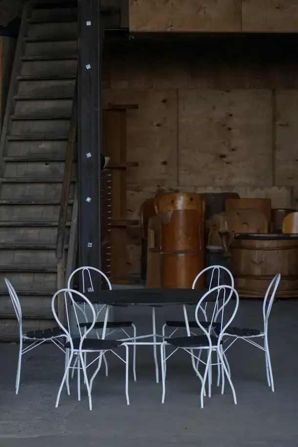 Table_Six_Chairs_15_master.webp