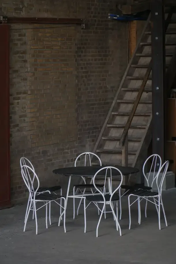 Table_Six_Chairs_18_master.webp