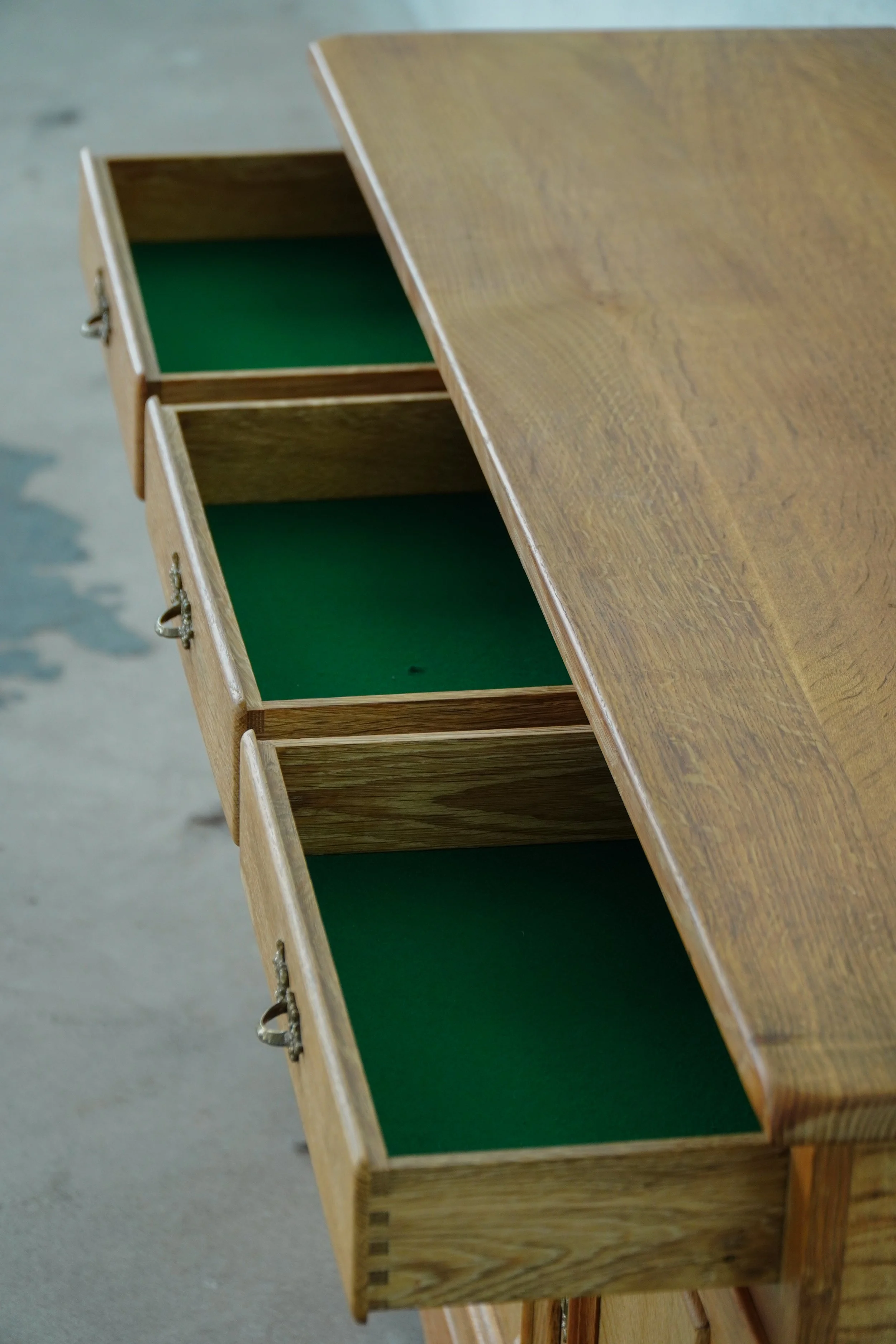Cabinet-8.jpg
