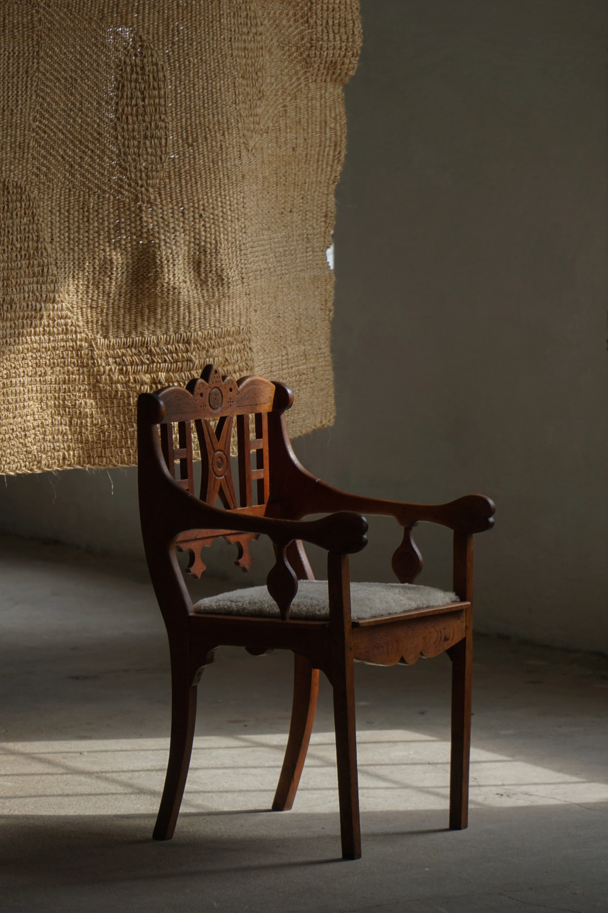 Chair-10.jpg